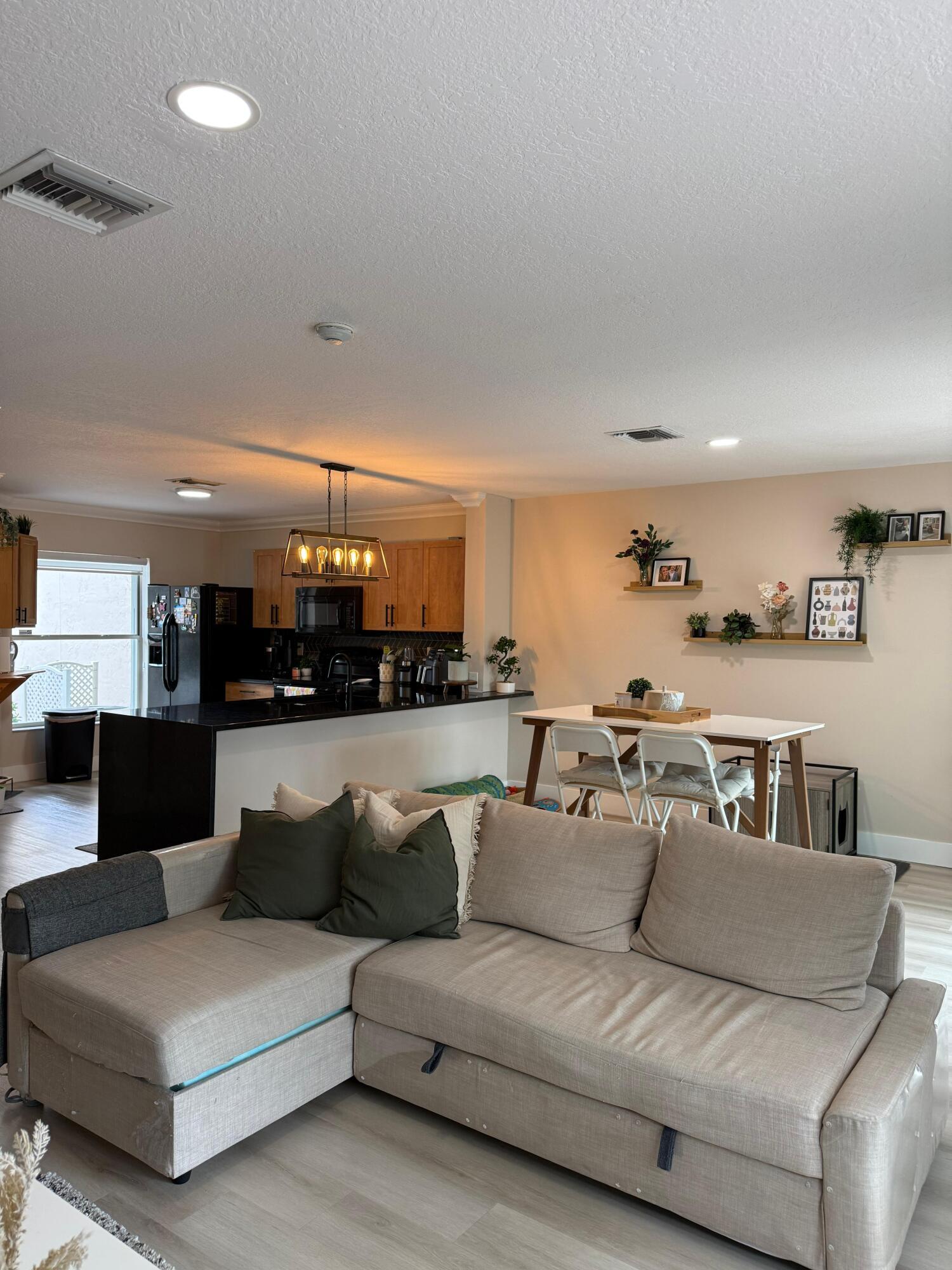 1120 W Lakes Drive, Deerfield Beach, FL 33442, Deerfield Beach - Photo 5