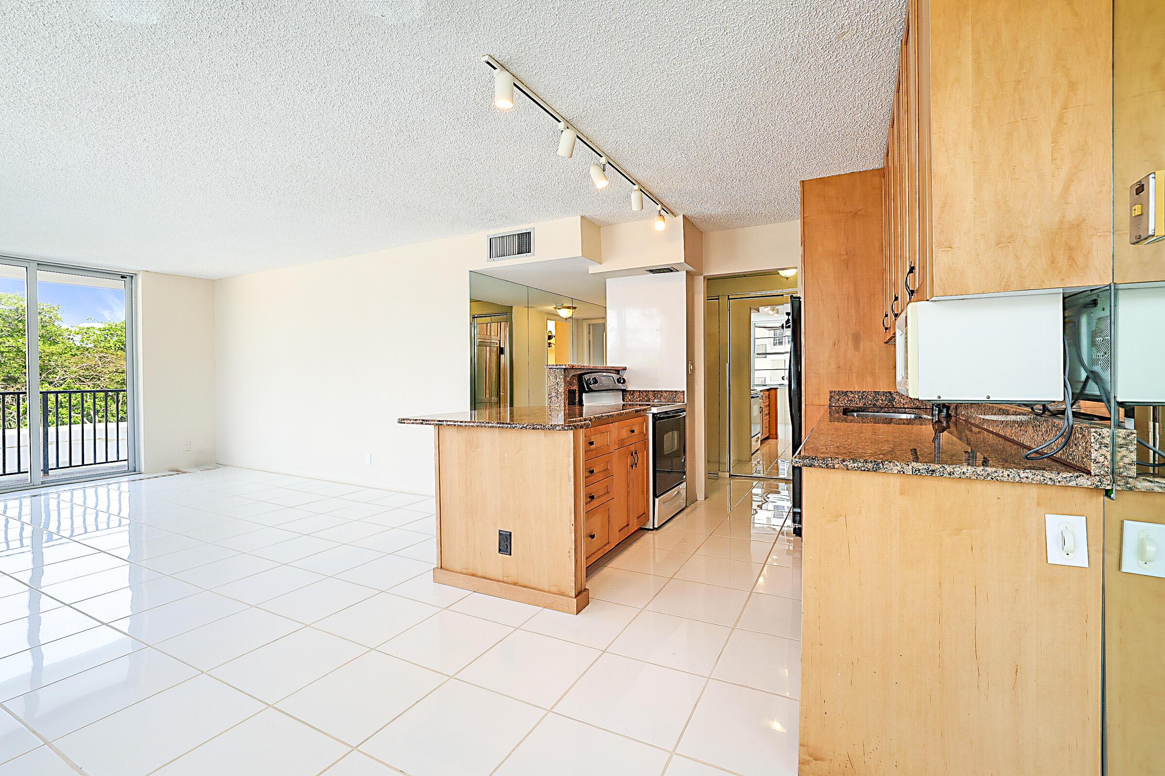 2121 N Ocean Boulevard 302e, Boca Raton, FL 33431, Boca Raton
