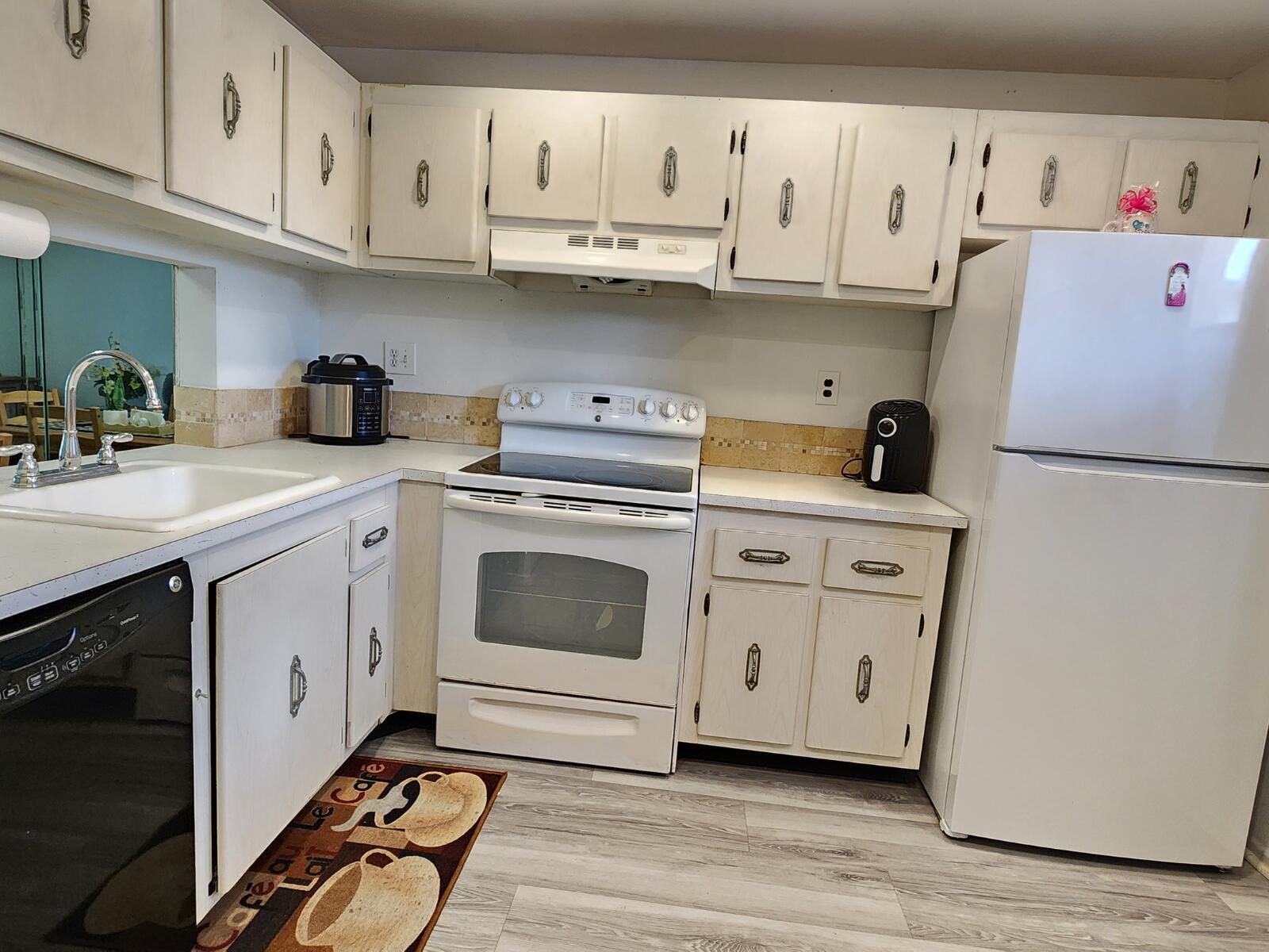 8842 W Mcnab Road 205, Tamarac, FL 33321, Tamarac - Photo 4