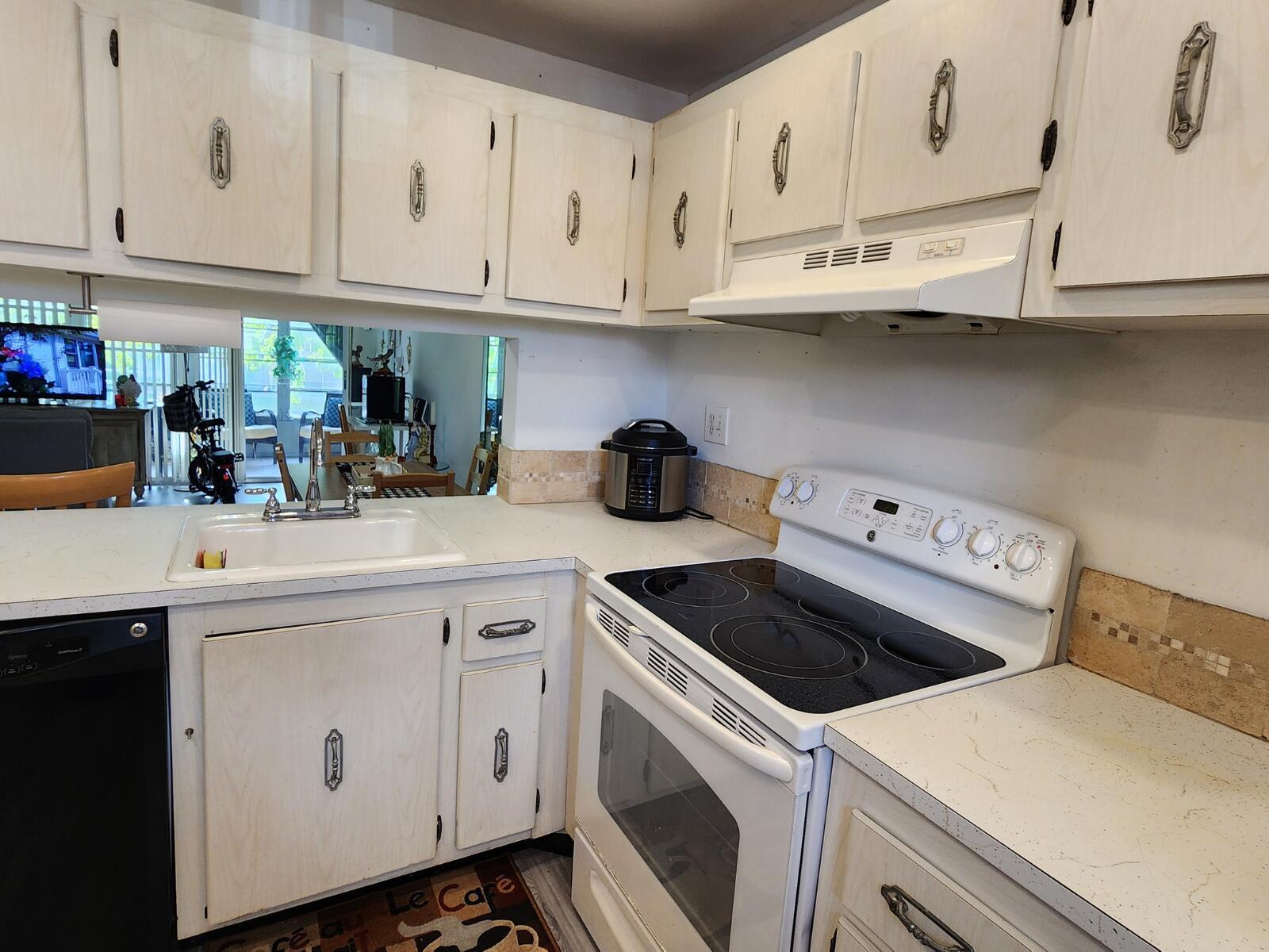 8842 W Mcnab Road 205, Tamarac, FL 33321, Tamarac - Photo 5