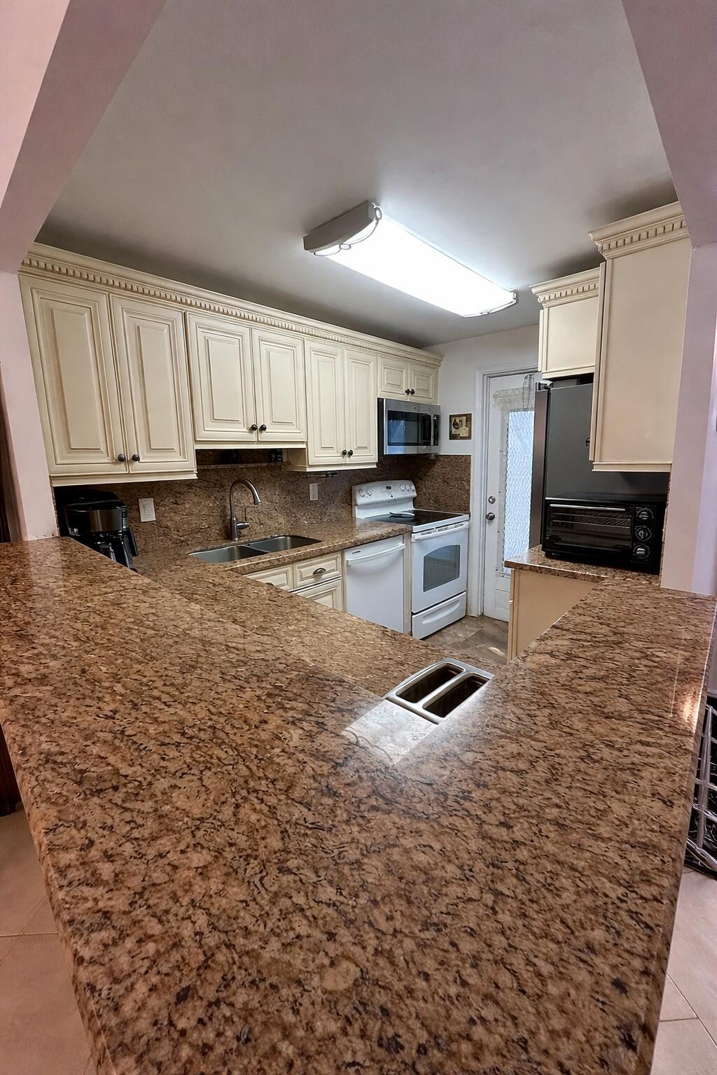 400 SE 10th Street 202, Deerfield Beach, FL 33441, Deerfield Beach