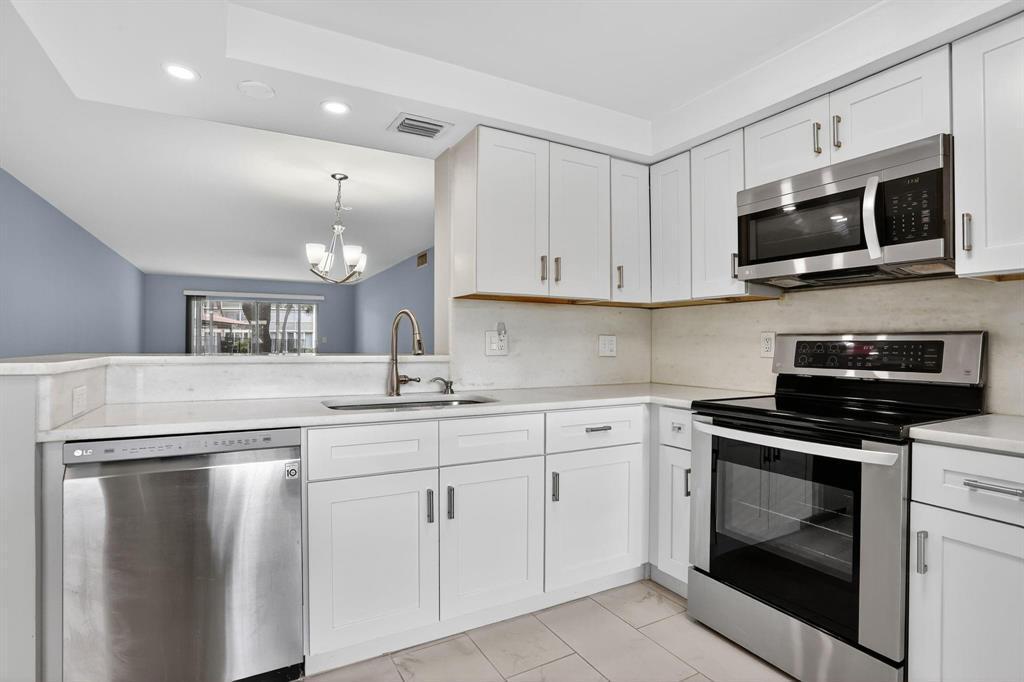 2003 Granada Drive F1, Coconut Creek, FL 33066, Coconut Creek - Photo 5