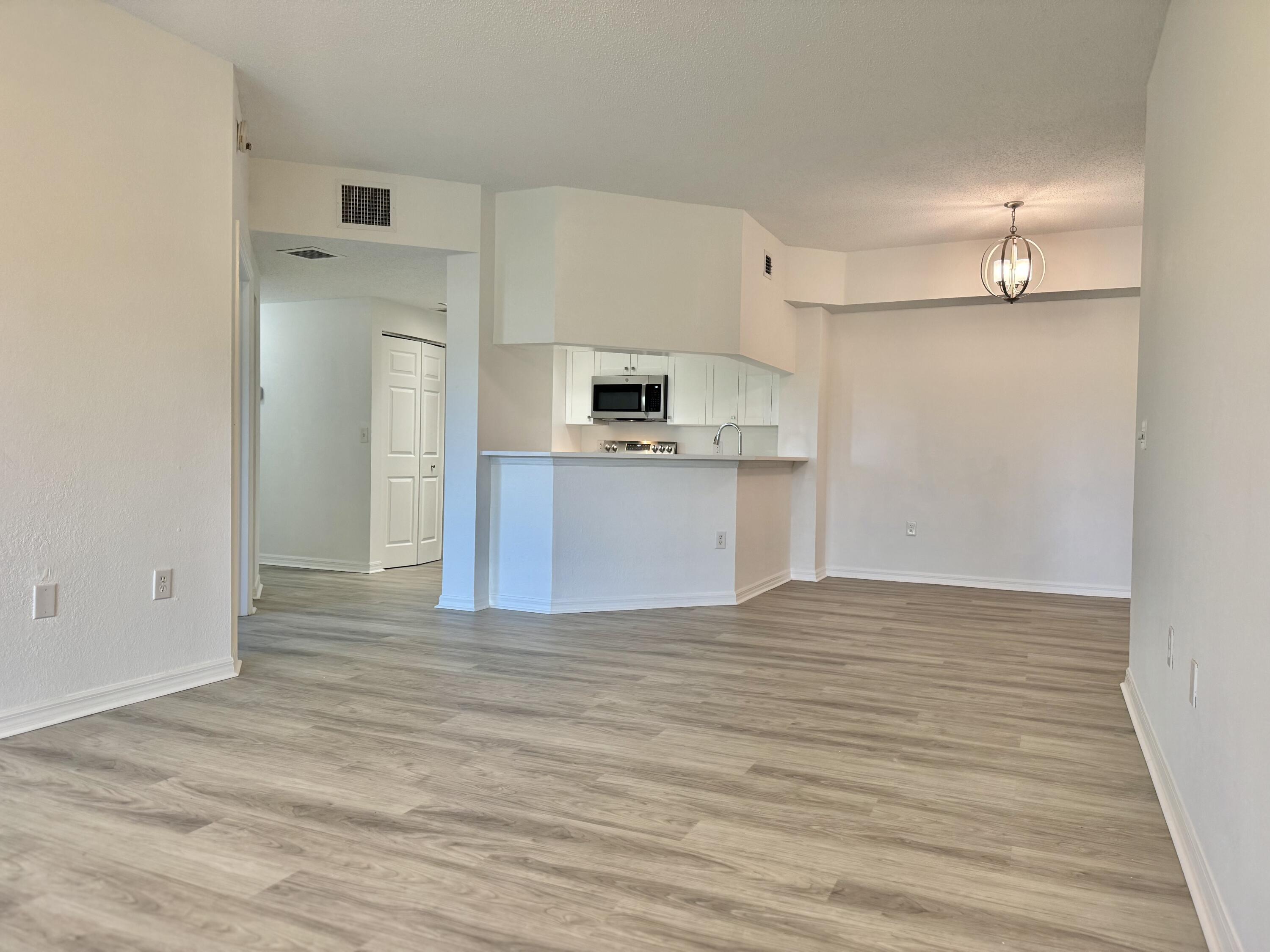 2725 Anzio Court 304, Palm Beach Gardens, FL 33410, Palm Beach Gardens - Photo 3