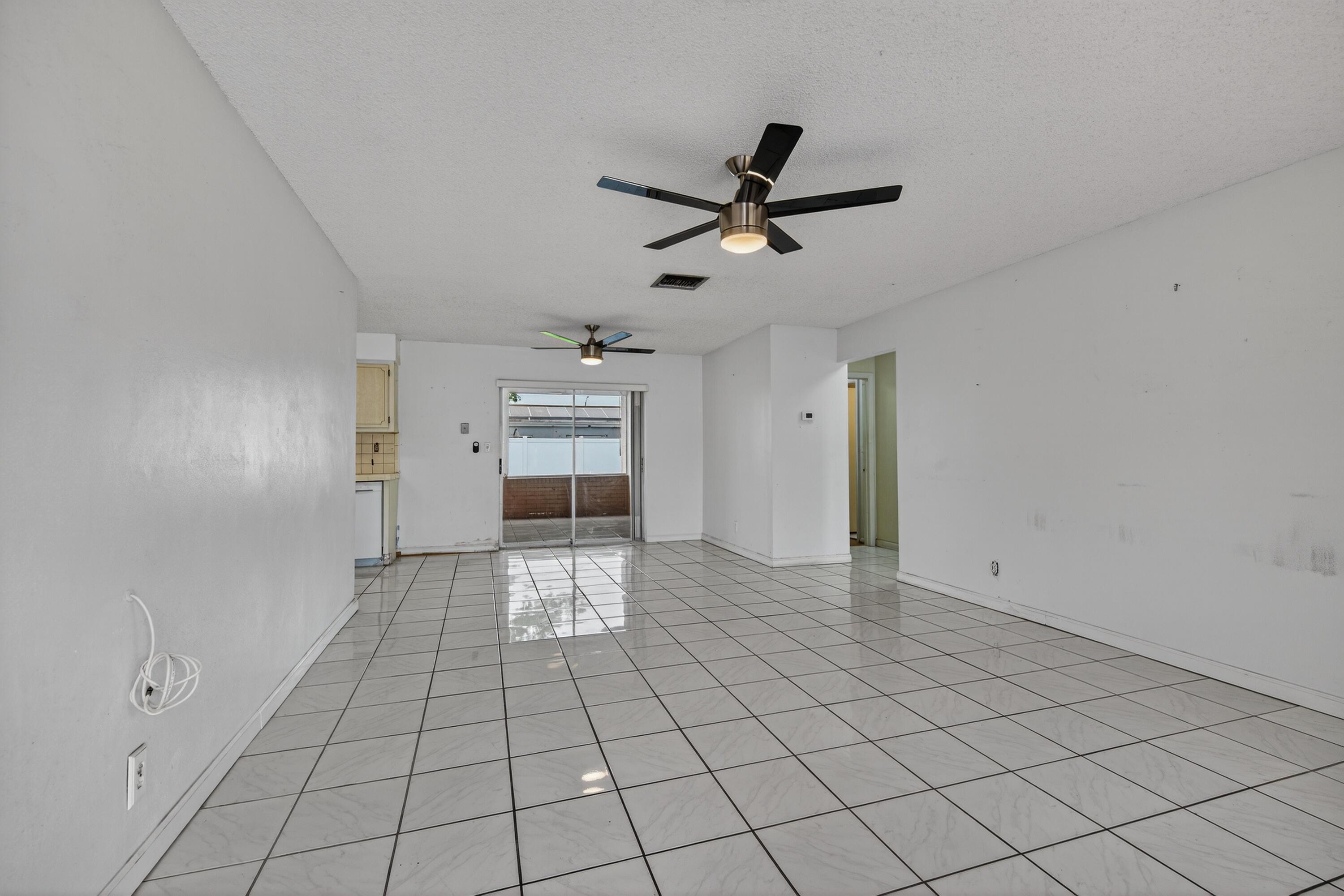 8104 NW 94th Avenue, Tamarac, FL 33321, Tamarac - Photo 2