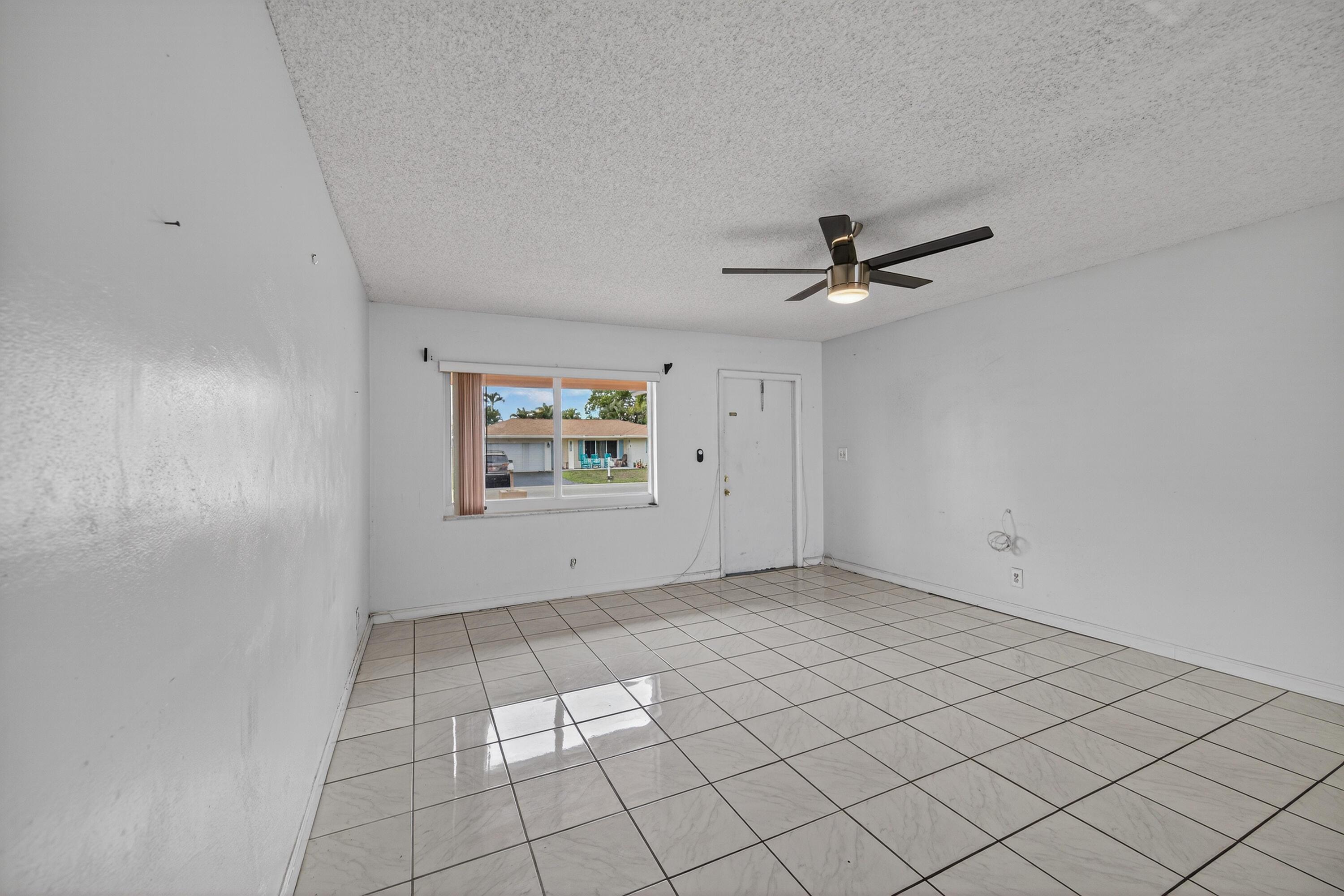 8104 NW 94th Avenue, Tamarac, FL 33321, Tamarac - Photo 4