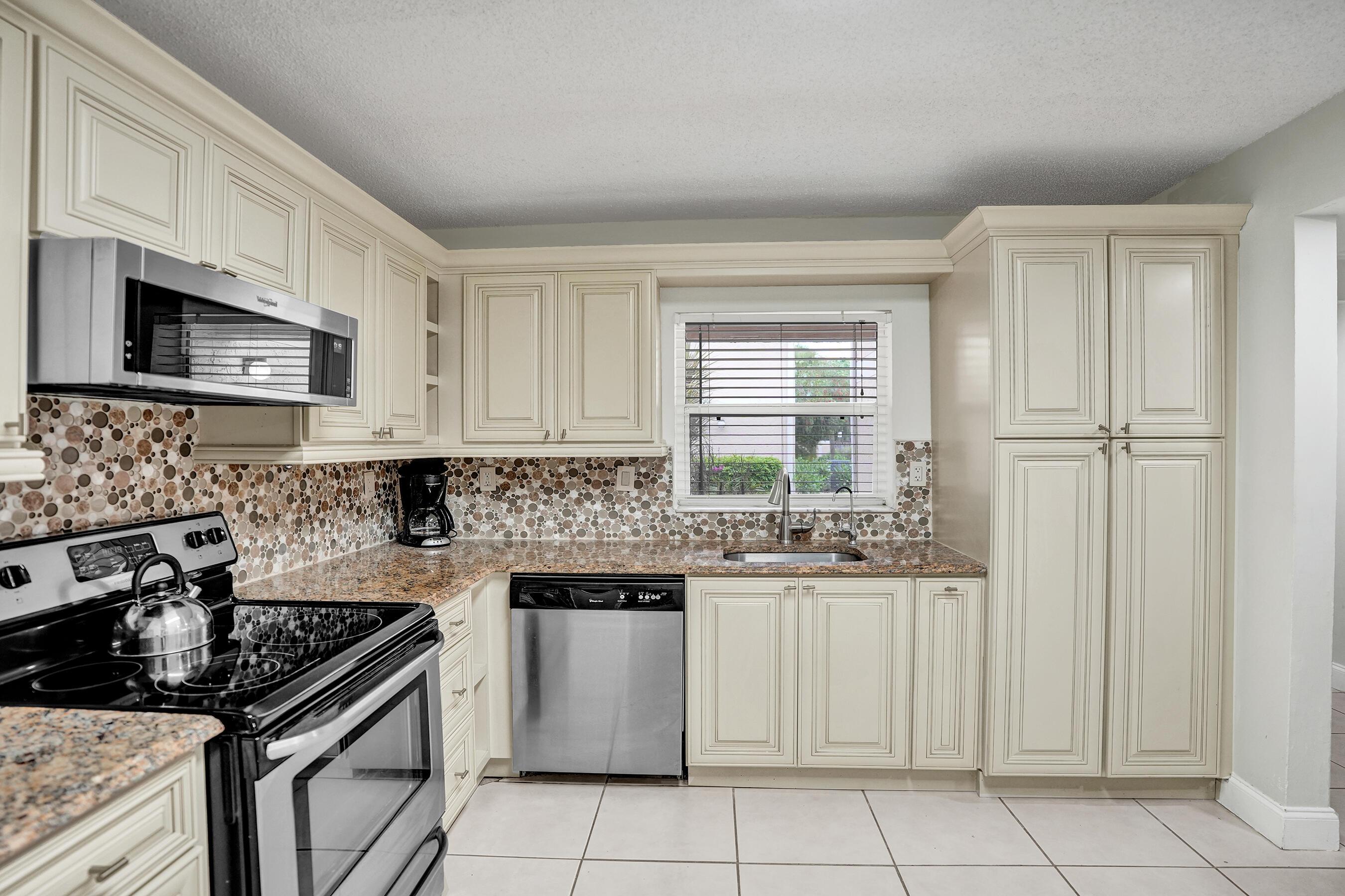 12215 Royal Palm Boulevard 4q, Coral Springs, FL 33065, Coral Springs - Photo 5