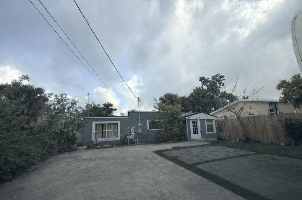 2686 Summit Boulevard, West Palm Beach, FL 33406, West Palm Beach - Photo 3
