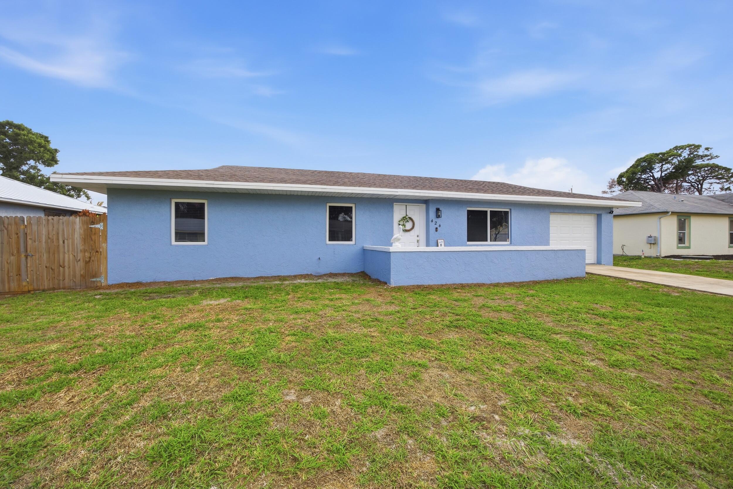 424 SE Fallon Drive, Port St. Lucie, FL 34983, Port St. Lucie - Photo 2