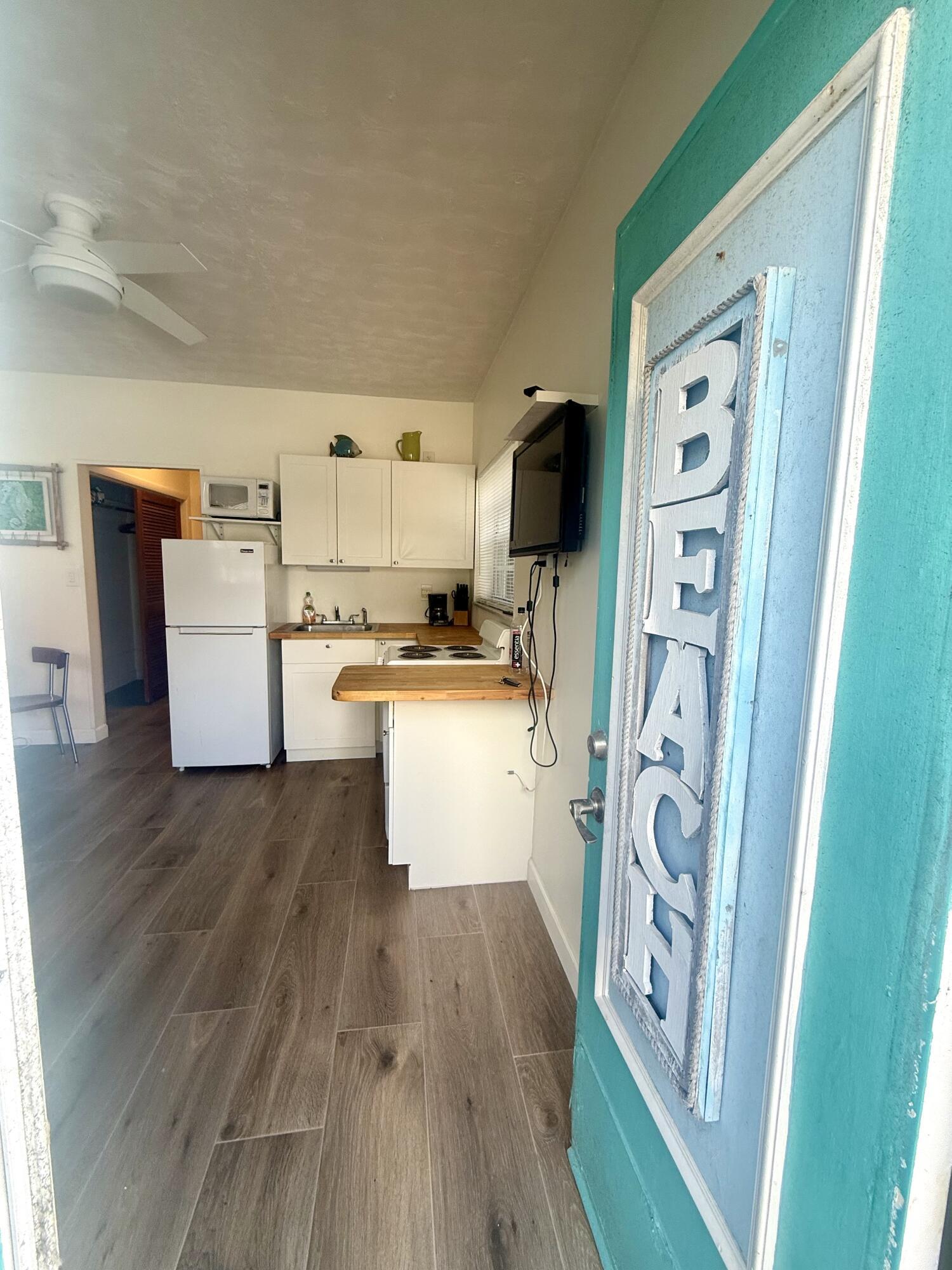 314 Desoto Street, Hollywood, FL 33019, Hollywood - Photo 5