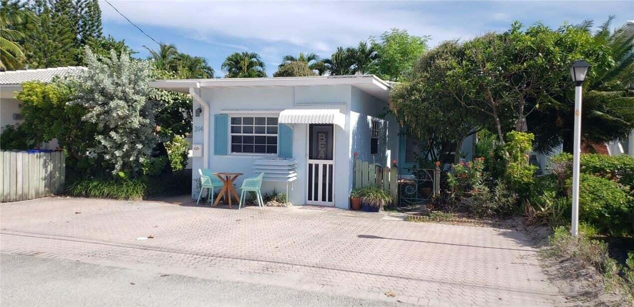 314 Desoto Street, Hollywood, FL 33019, Hollywood - Photo 3