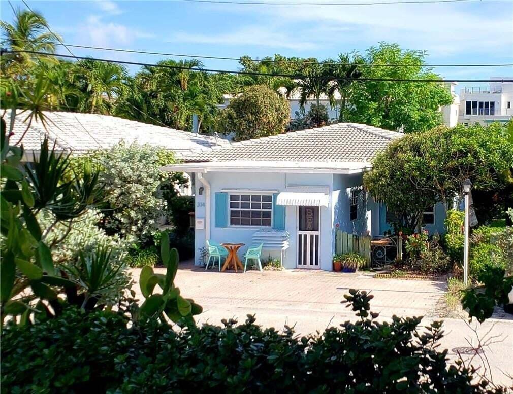 314 Desoto Street, Hollywood, FL 33019, Hollywood - Photo 2