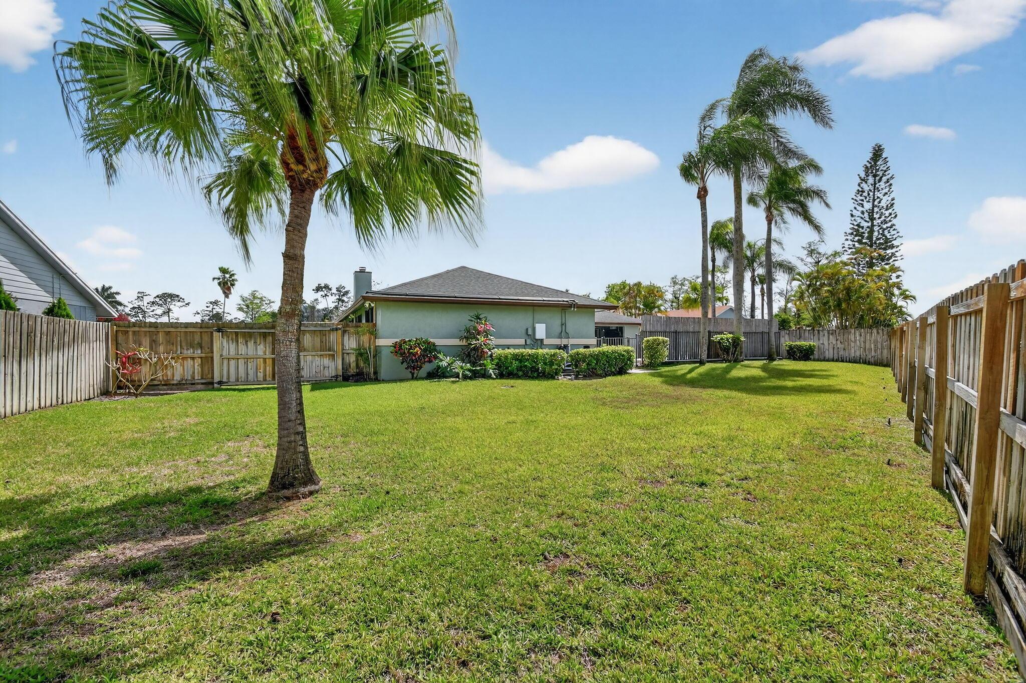 1074 Northumberland Court, Wellington, FL 33414, Wellington - Photo 4