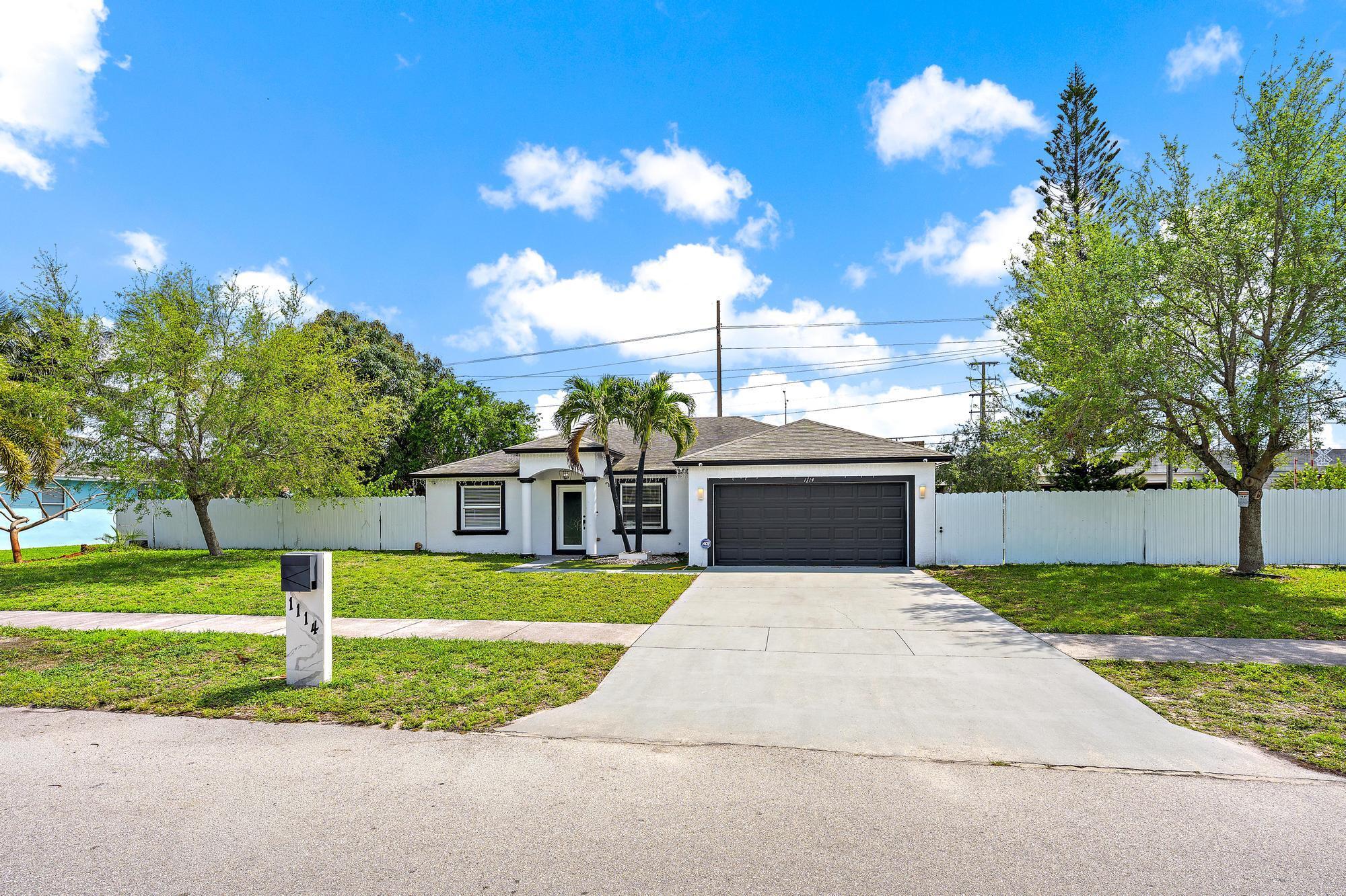 1114 Cochran Drive, Lake Worth Beach, FL 33461, Lake Worth Beach - Photo 2