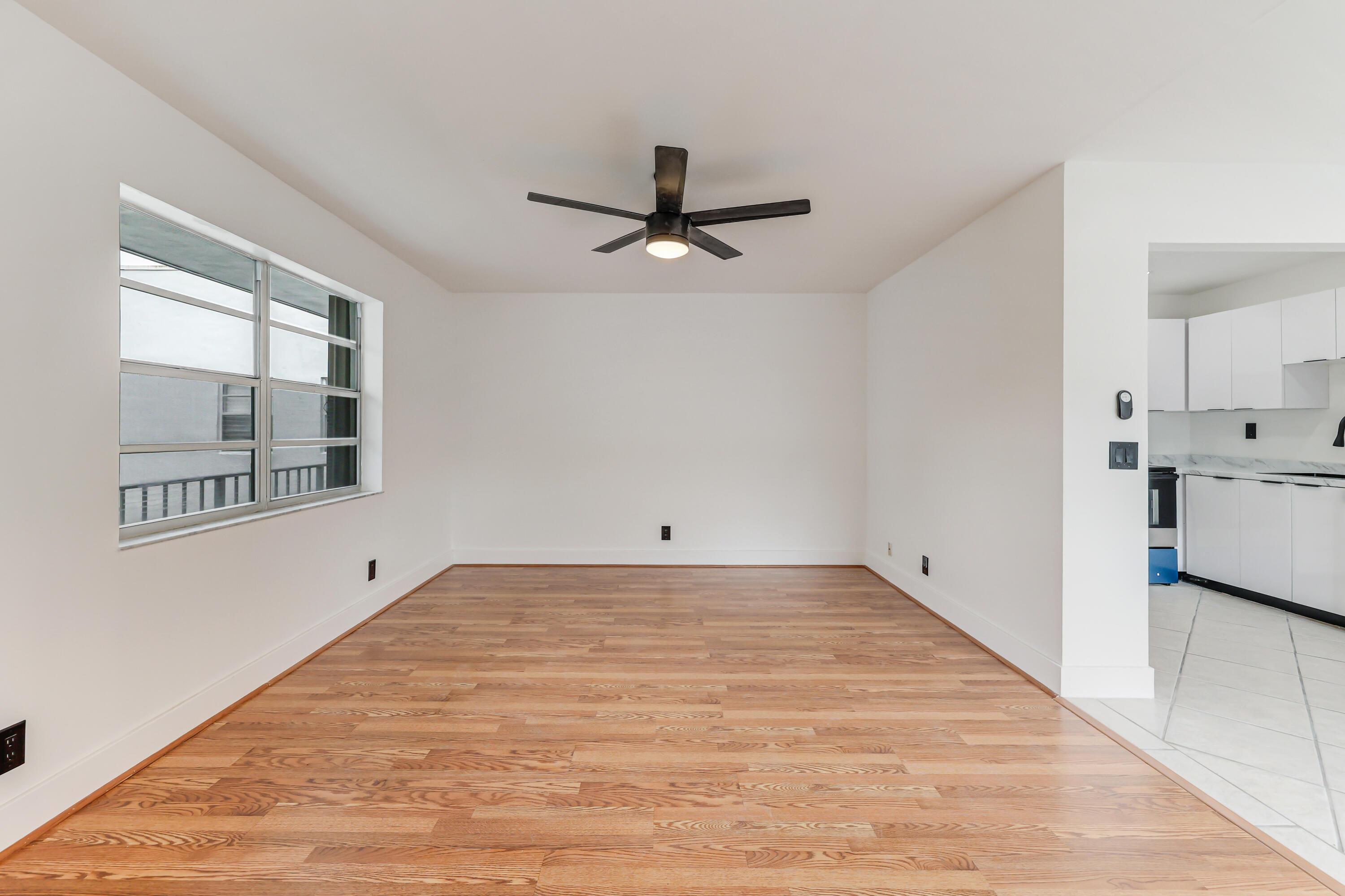 560 Capri, Delray Beach, FL 33484, Delray Beach - Photo 3