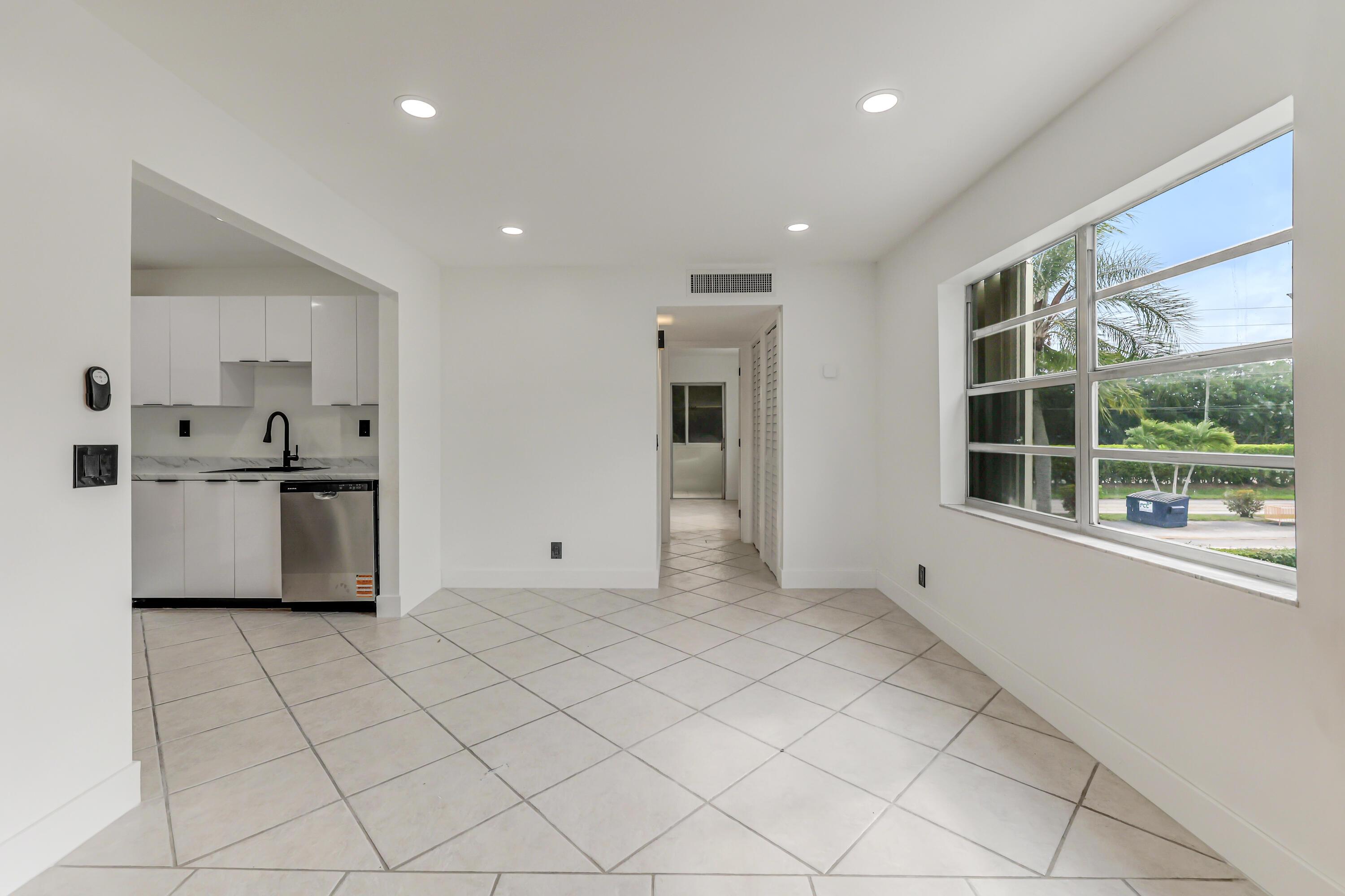 560 Capri, Delray Beach, FL 33484, Delray Beach - Photo 5