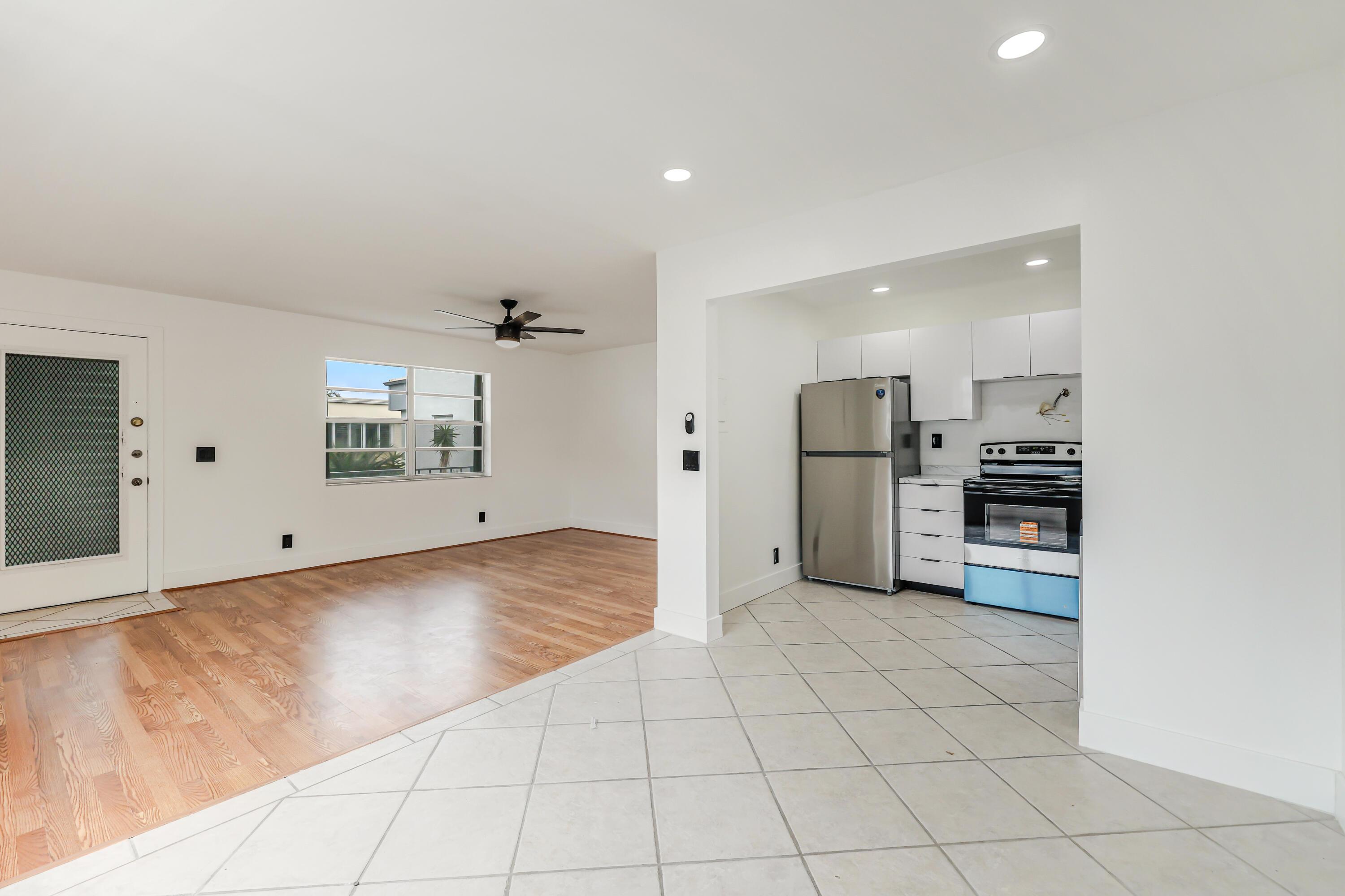560 Capri, Delray Beach, FL 33484, Delray Beach - Photo 4