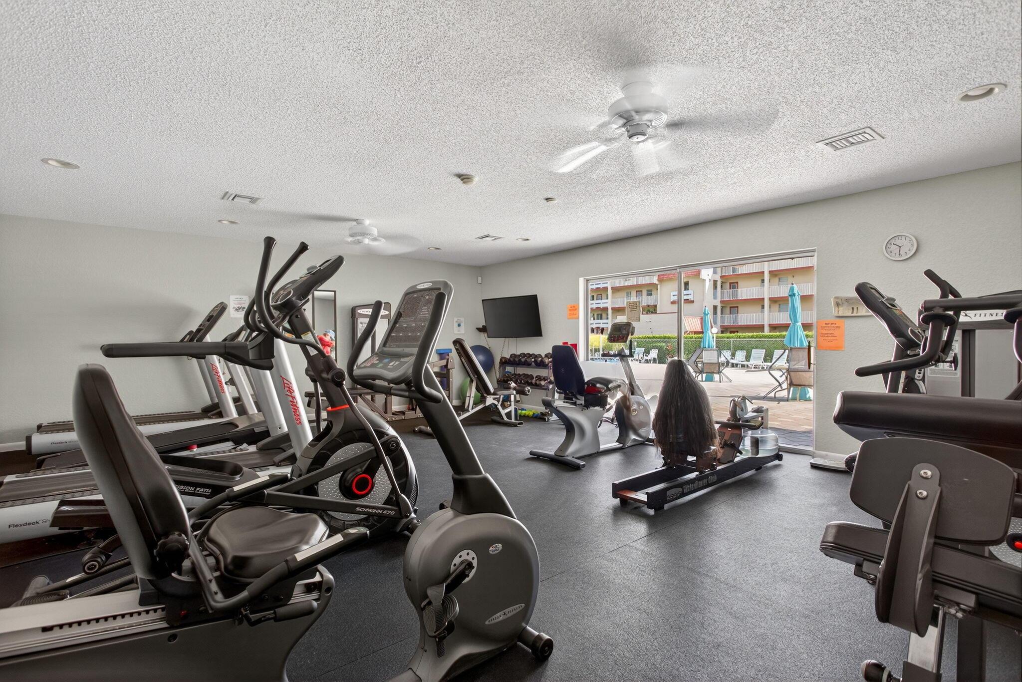 1030 Country Club Drive 407, Margate, FL 33063, Margate - Photo 4