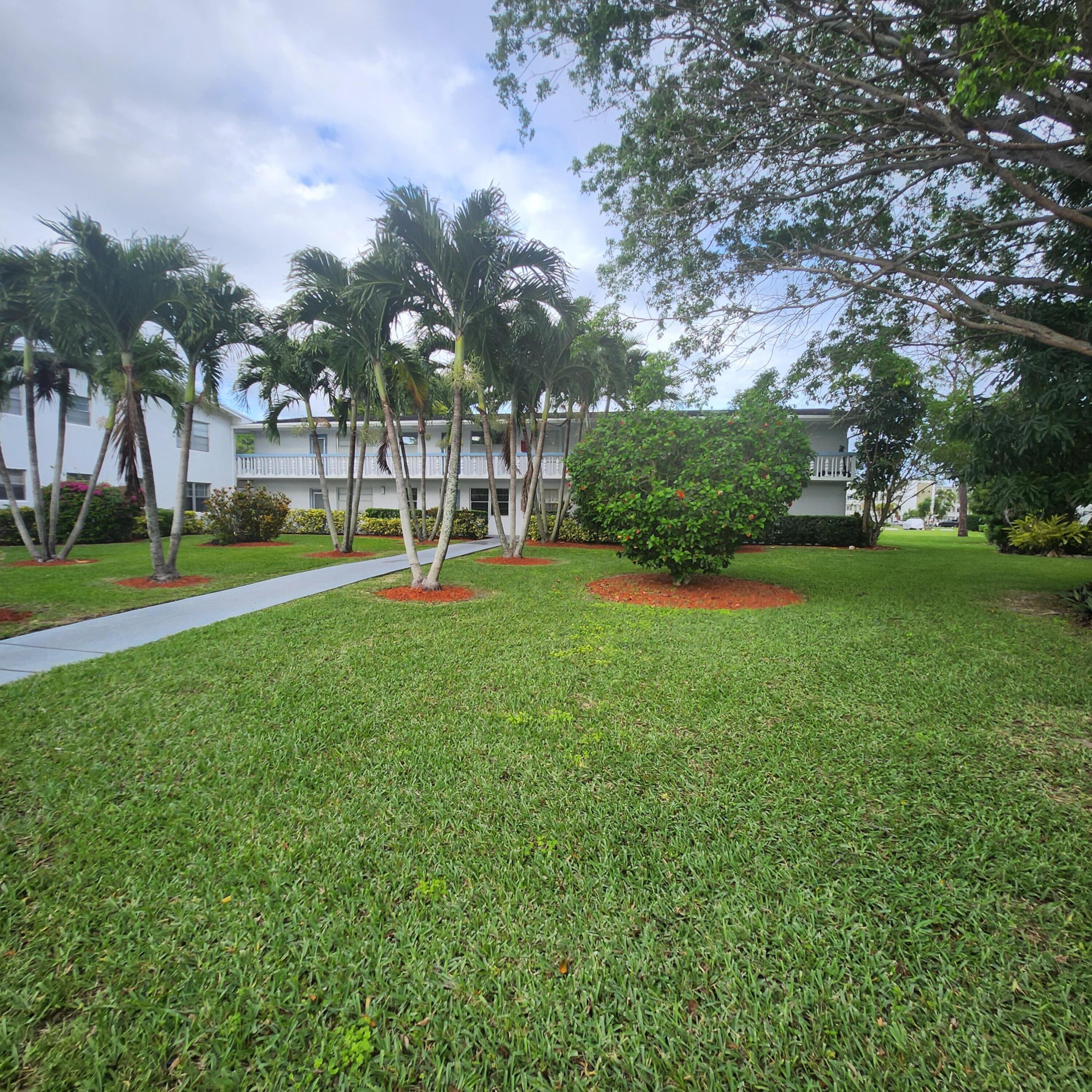643 Durham W, Deerfield Beach, FL 33442, Deerfield Beach - Photo 2