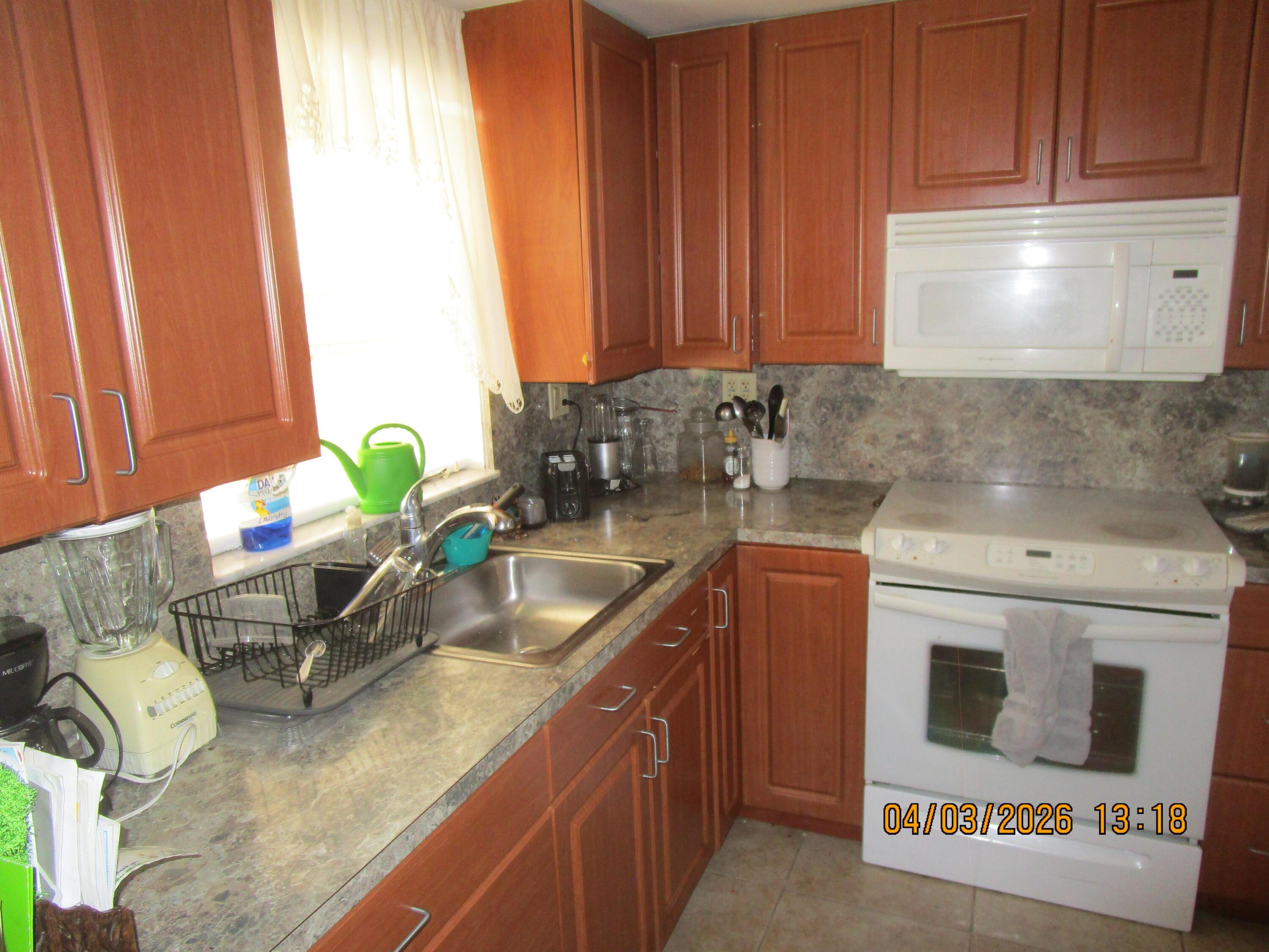 9401 Sunrise Lakes Boulevard 308, Sunrise, FL 33322, Sunrise - Photo 2