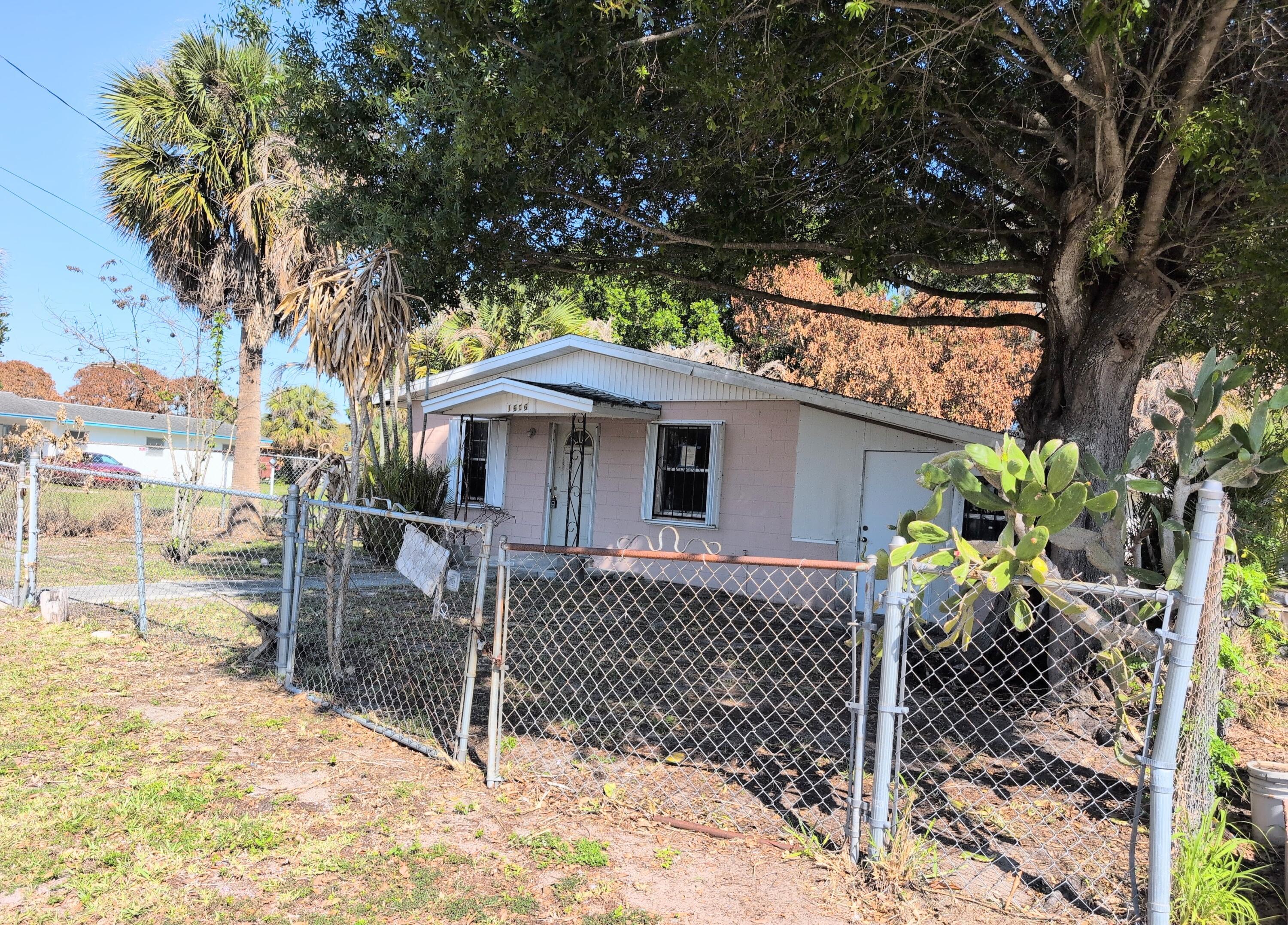 1606 Avenue H, Fort Pierce, FL 34950, Fort Pierce - Photo 2
