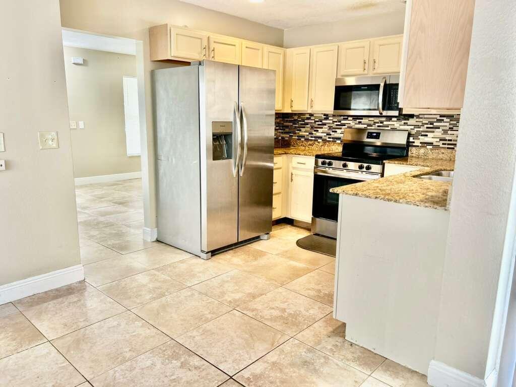 7608 NW 43rd Court, Coral Springs, FL 33065, Coral Springs - Photo 3