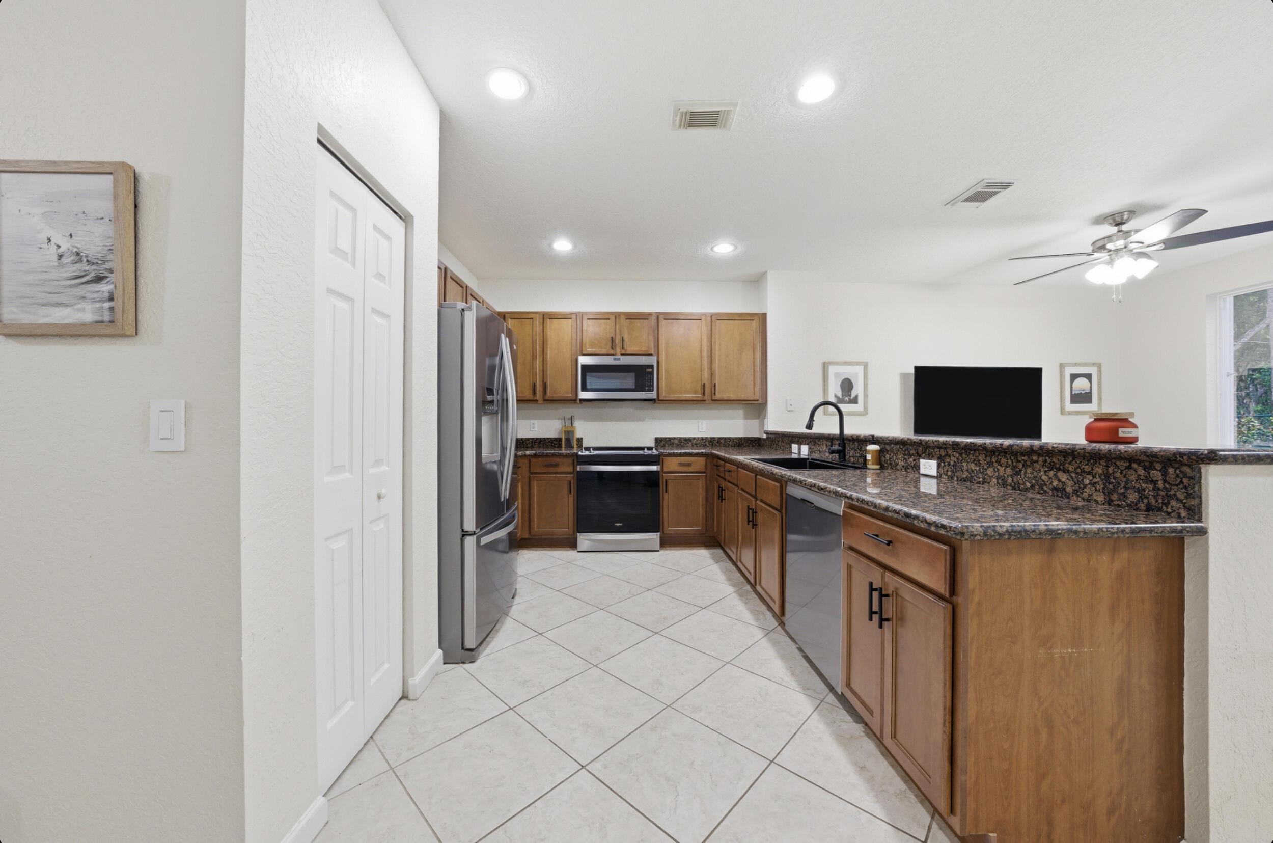 3084 N Evergreen Circle, Boynton Beach, FL 33426, Boynton Beach - Photo 4