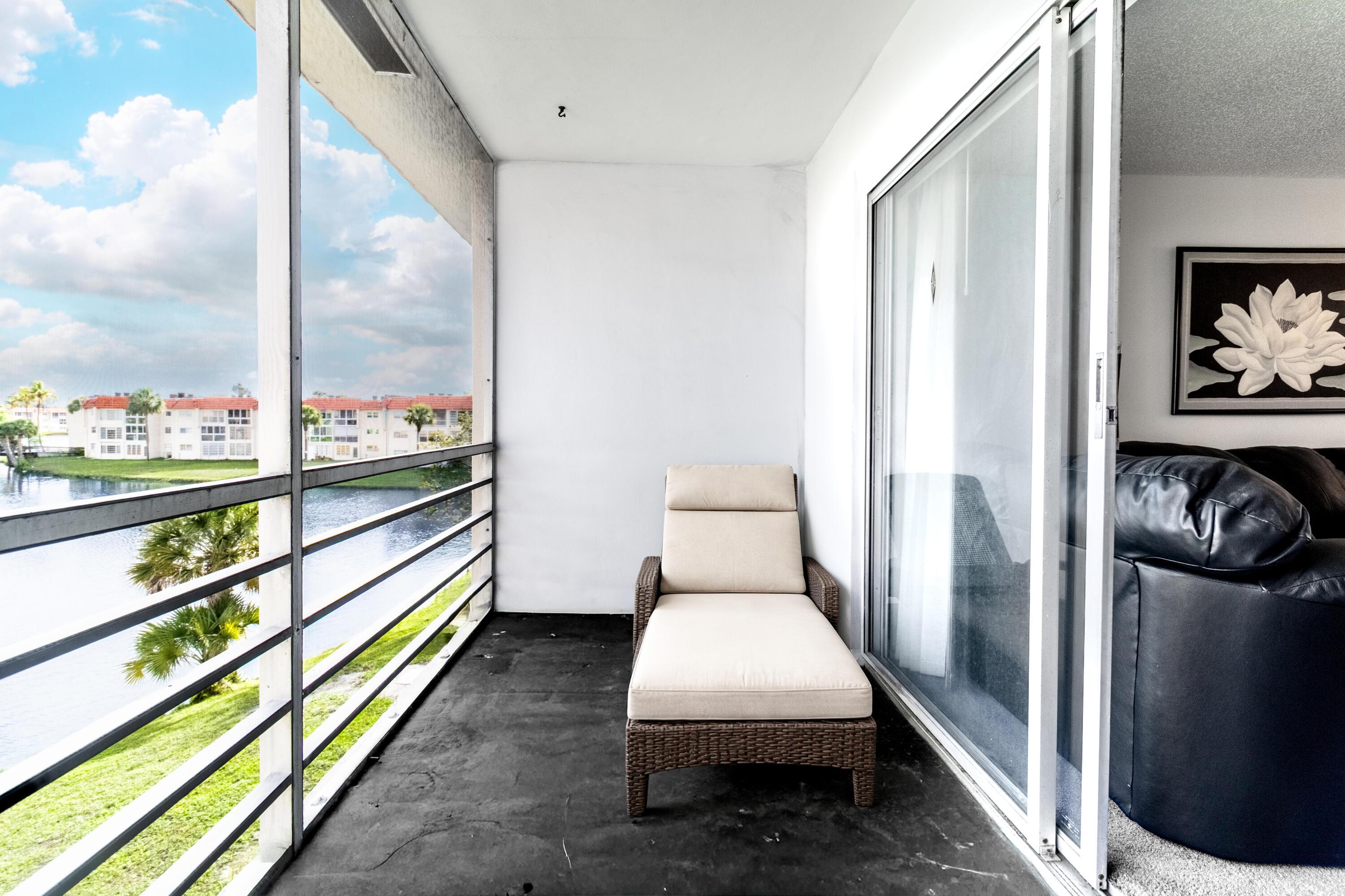 2800 Sunrise Lakes Drive W Apt 301, Sunrise, FL 33322, Sunrise - Photo 4