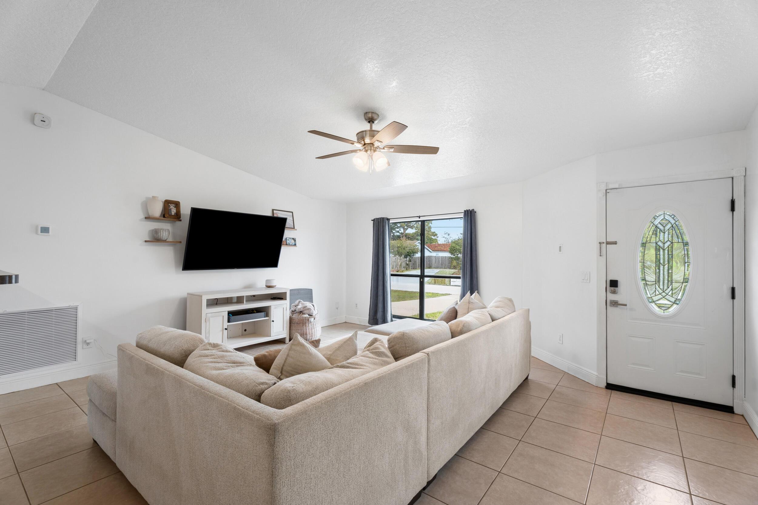 452 SW David Terrace, Port St. Lucie, FL 34953, Port St. Lucie - Photo 3