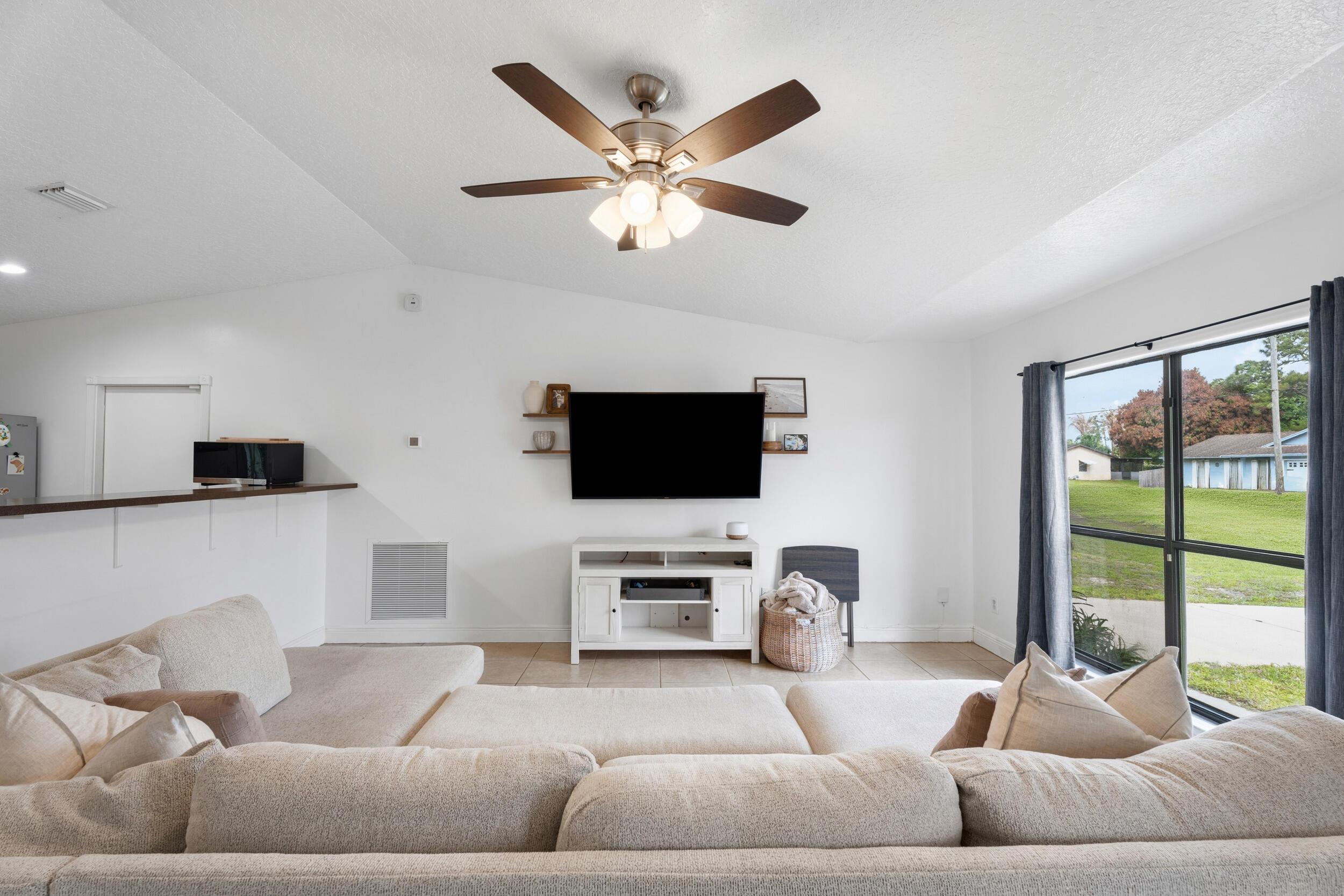 452 SW David Terrace, Port St. Lucie, FL 34953, Port St. Lucie - Photo 4