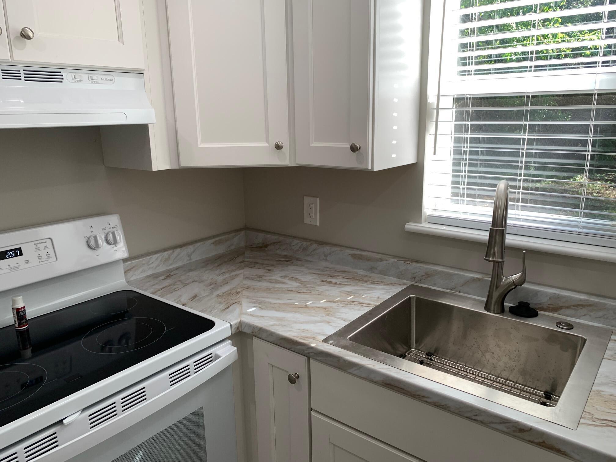 4220 NE Indian River Drive NE Unit #5, Jensen Beach, FL 34957, Jensen Beach - Photo 2