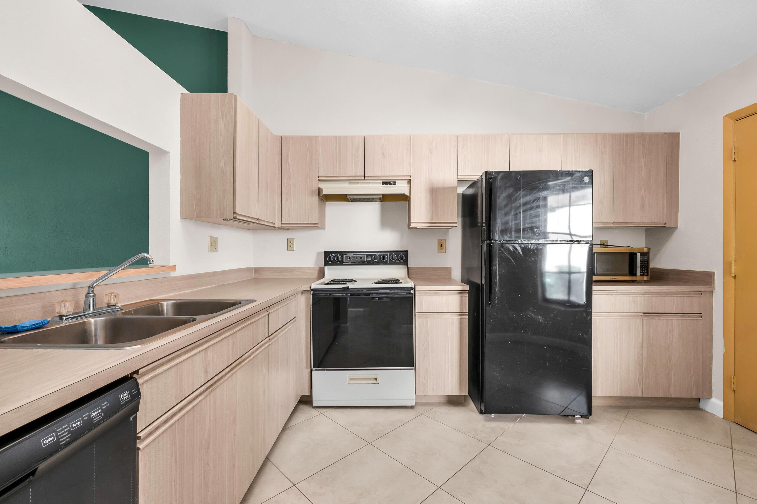 9665 NW 76th Court, Tamarac, FL 33321, Tamarac - Photo 5
