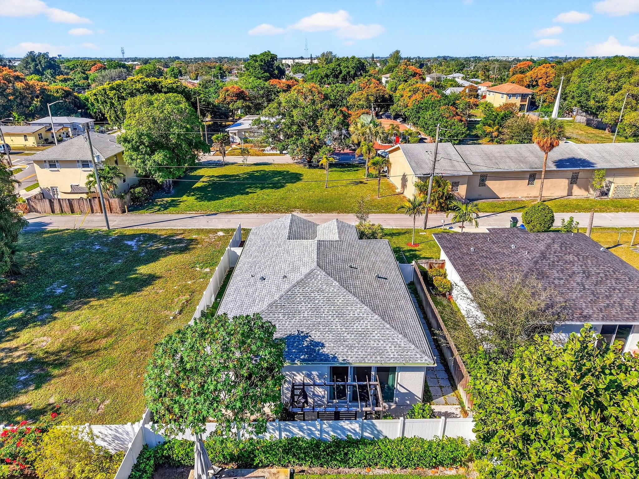 341 Oak Alley, Delray Beach, FL 33444, Delray Beach - Photo 3