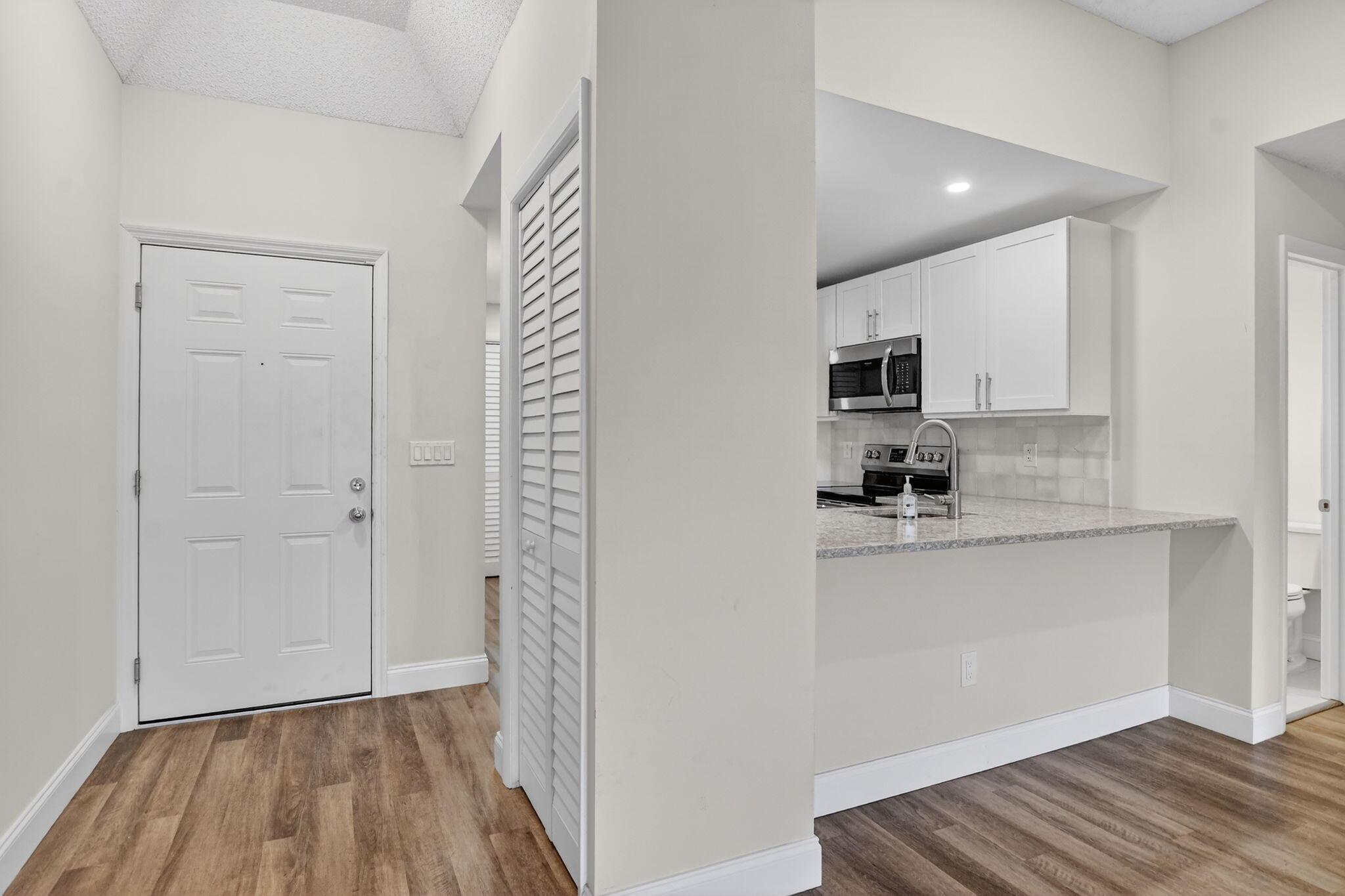 7472 La Paz Boulevard 304, Boca Raton, FL 33433, Boca Raton - Photo 3