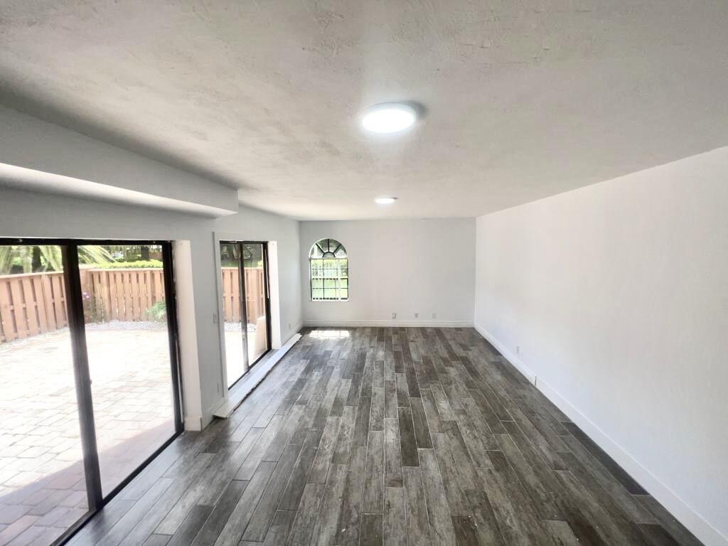 8104 Severn Drive B, Boca Raton, FL 33433, Boca Raton - Photo 2