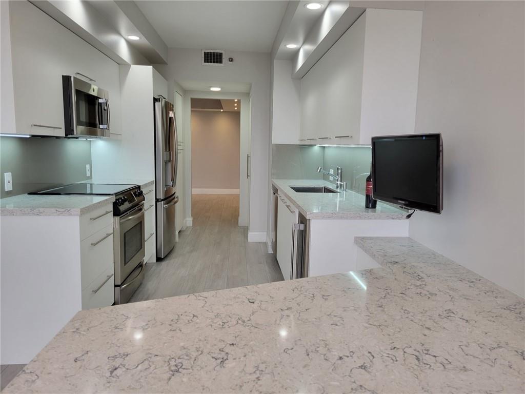20281 E Country Club Drive E 503, Aventura, FL 33180, Aventura - Photo 2