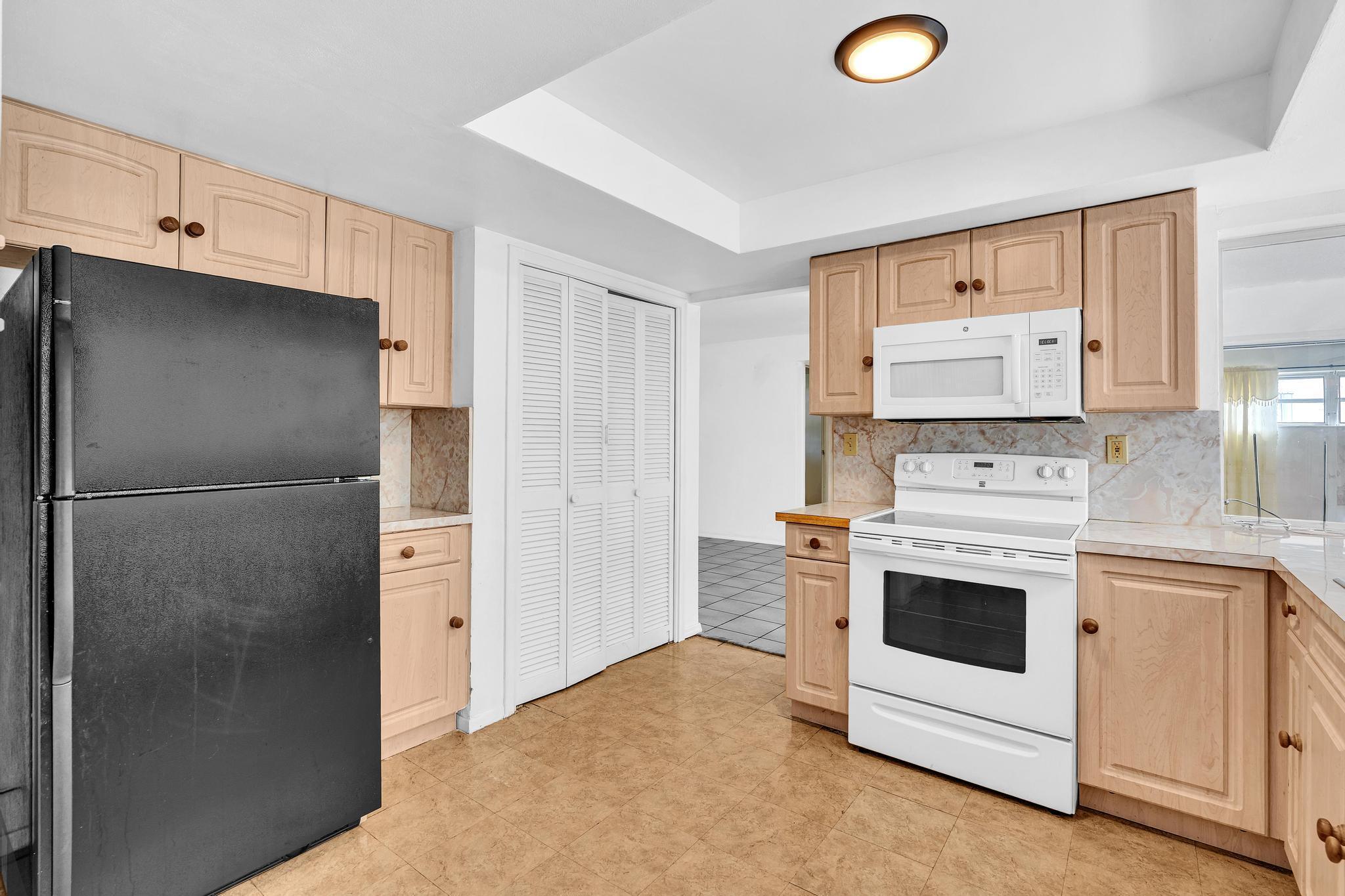 2445 NW 72nd Avenue, Sunrise, FL 33313, Sunrise - Photo 5