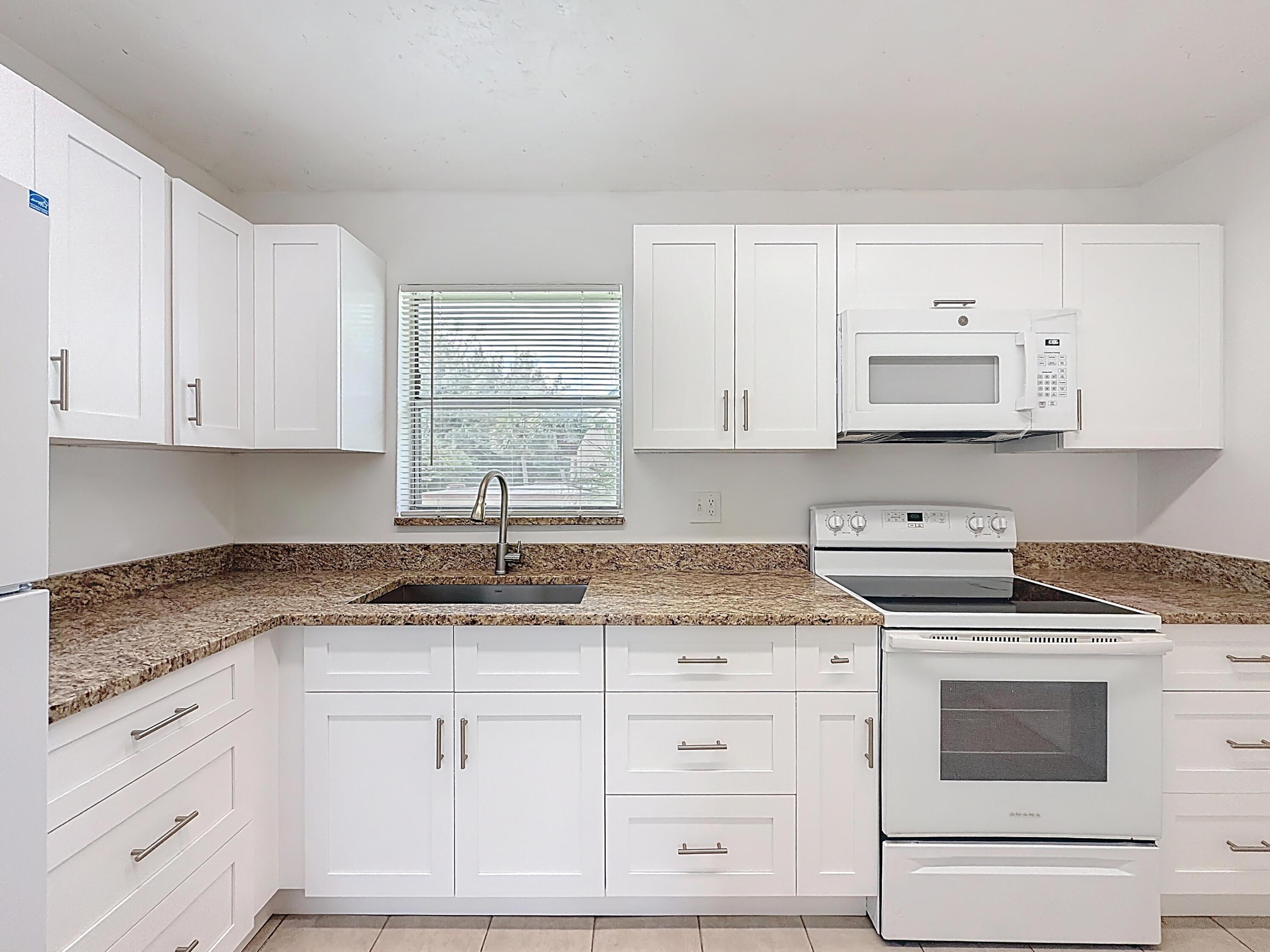235 Lake Dora Drive 235, West Palm Beach, FL 33411, West Palm Beach - Photo 4