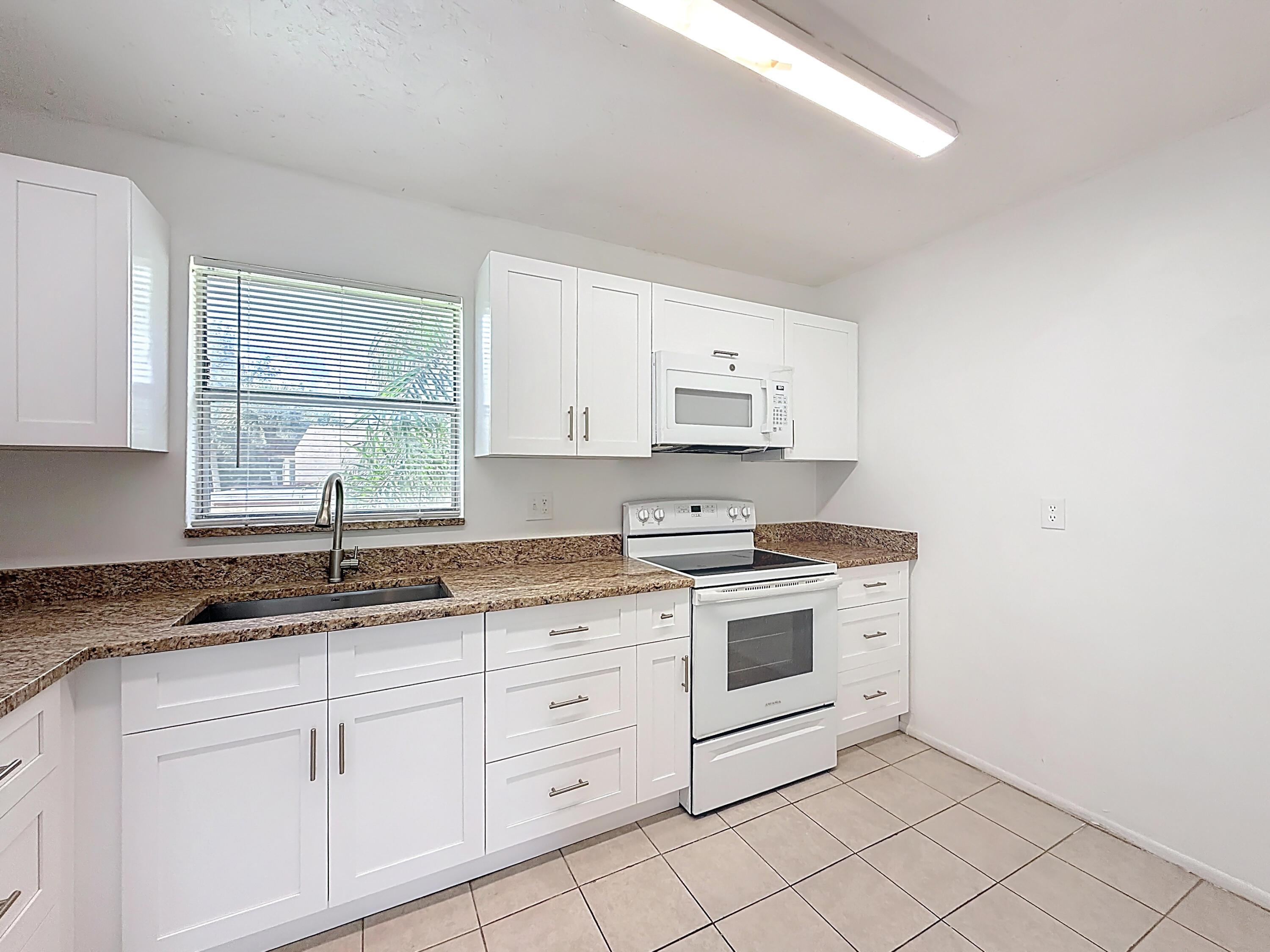 235 Lake Dora Drive 235, West Palm Beach, FL 33411, West Palm Beach - Photo 5