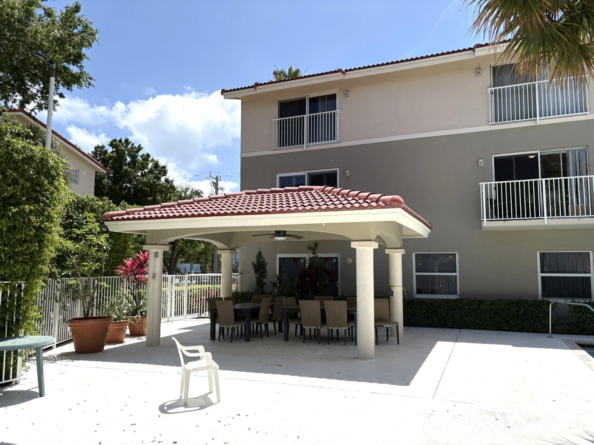 2501 NE 14th Street 301, Pompano Beach, FL 33062, Pompano Beach - Photo 4
