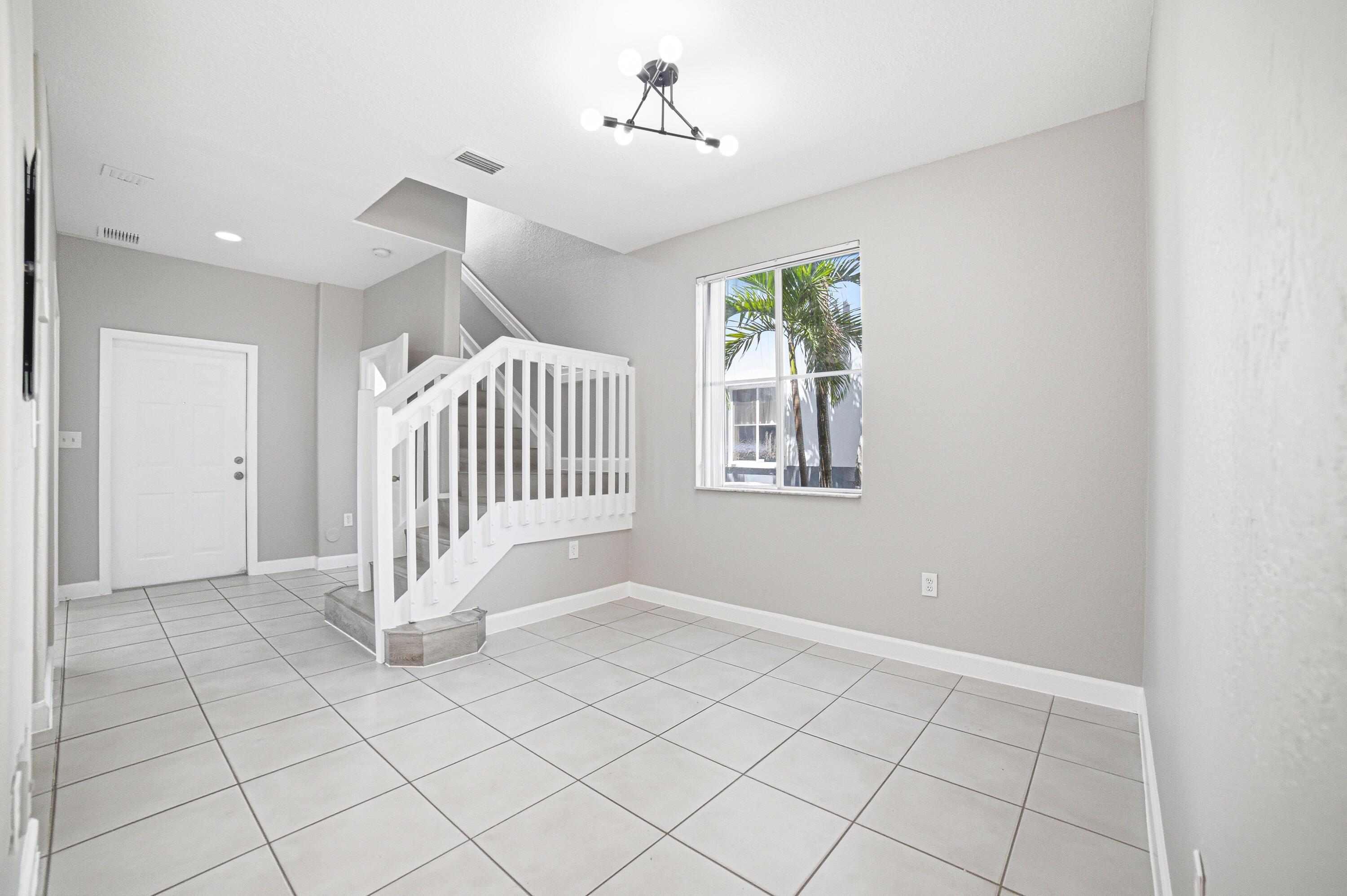 7301 NW 174th Terrace 100, Hialeah, FL 33015, Hialeah - Photo 3
