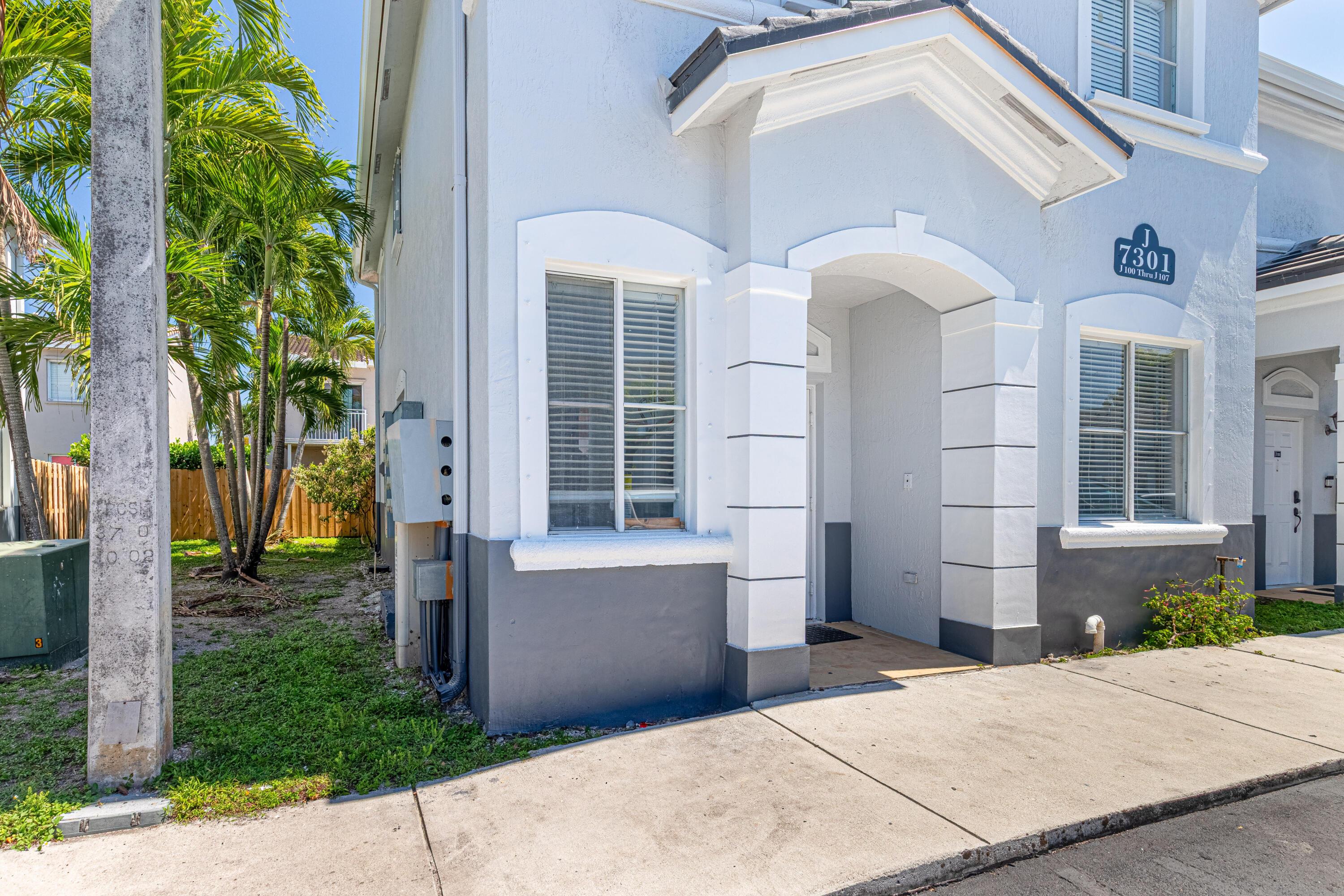 7301 NW 174th Terrace 100, Hialeah, FL 33015, Hialeah - Photo 2