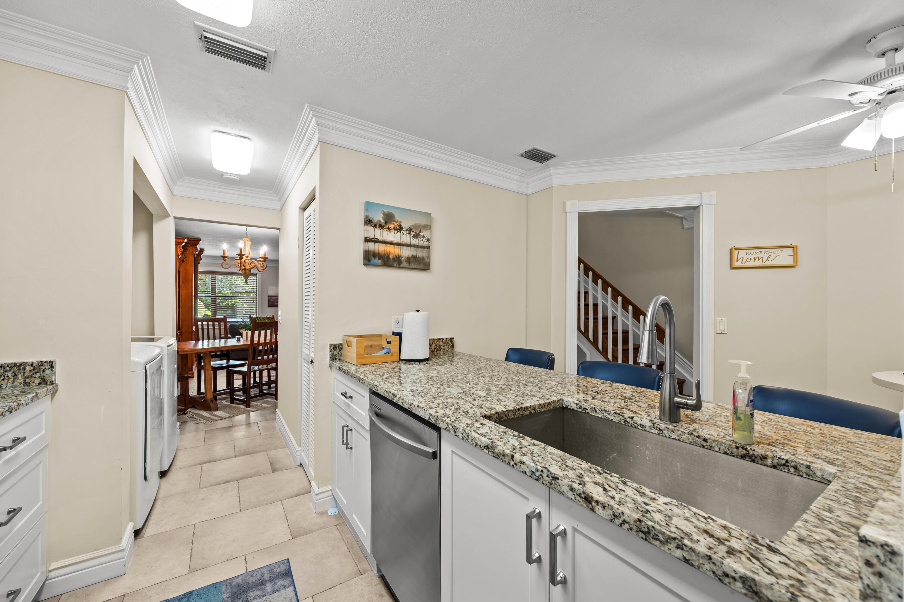12196 Sag Harbor Court 4, Wellington, FL 33414, Wellington - Photo 2