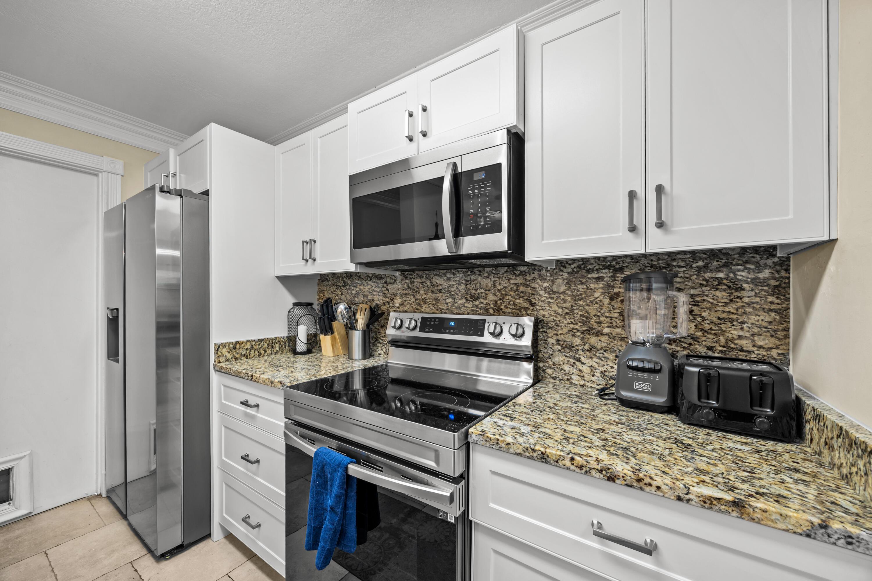 12196 Sag Harbor Court 4, Wellington, FL 33414, Wellington - Photo 4