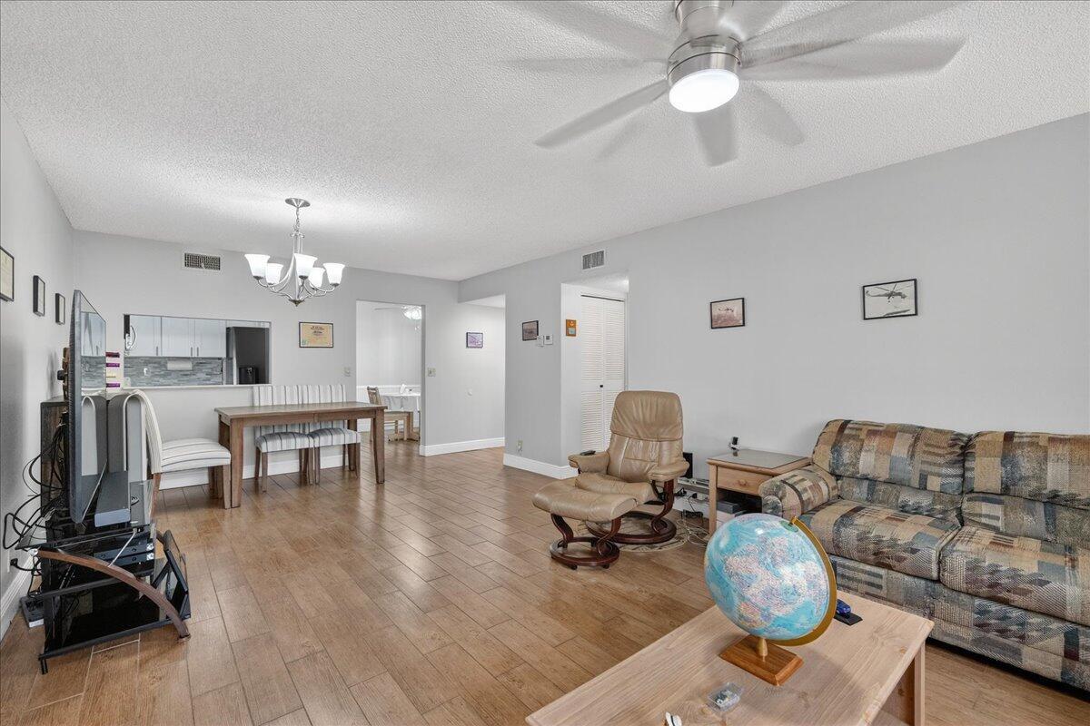 7633 Tahiti Lane 101, Lake Worth, FL 33467, Lake Worth - Photo 5