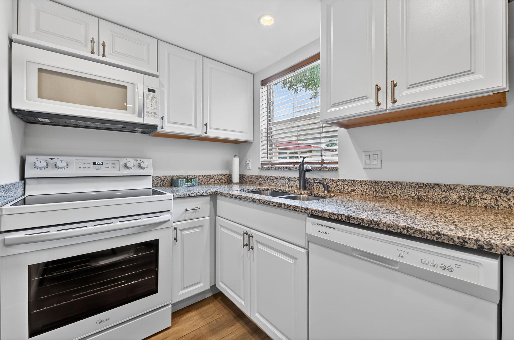 211 Lake Dora Drive, West Palm Beach, FL 33411, West Palm Beach - Photo 3