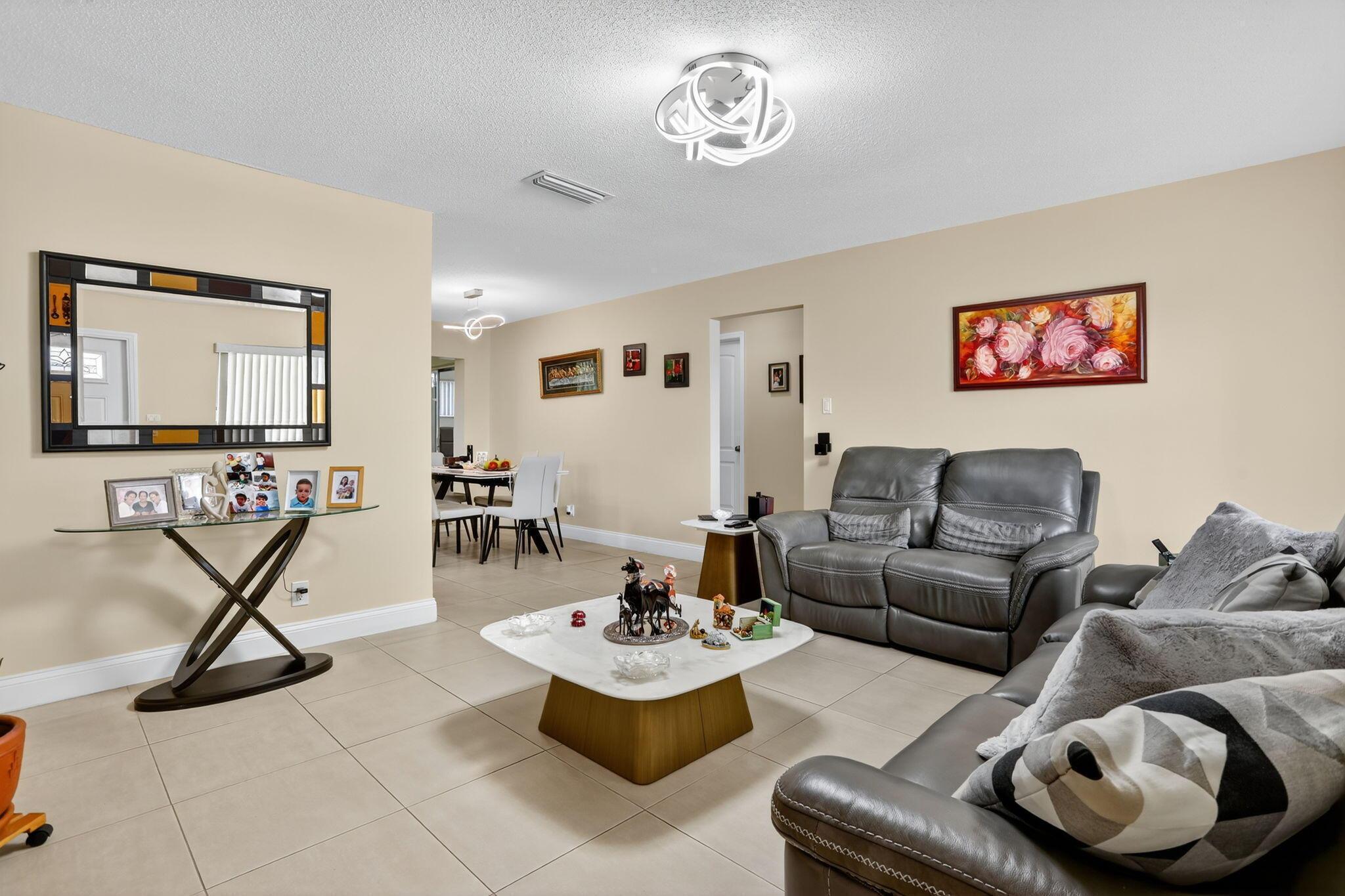 6945 NW 14th Street, Margate, FL 33063, Margate - Photo 2