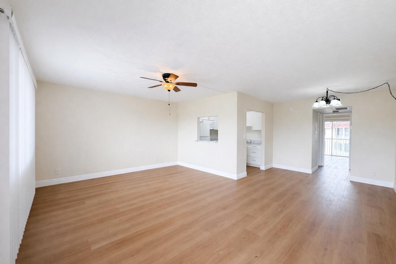 700 Village Green Court 316, Palm Springs, FL 33461, Palm Springs - Photo 3