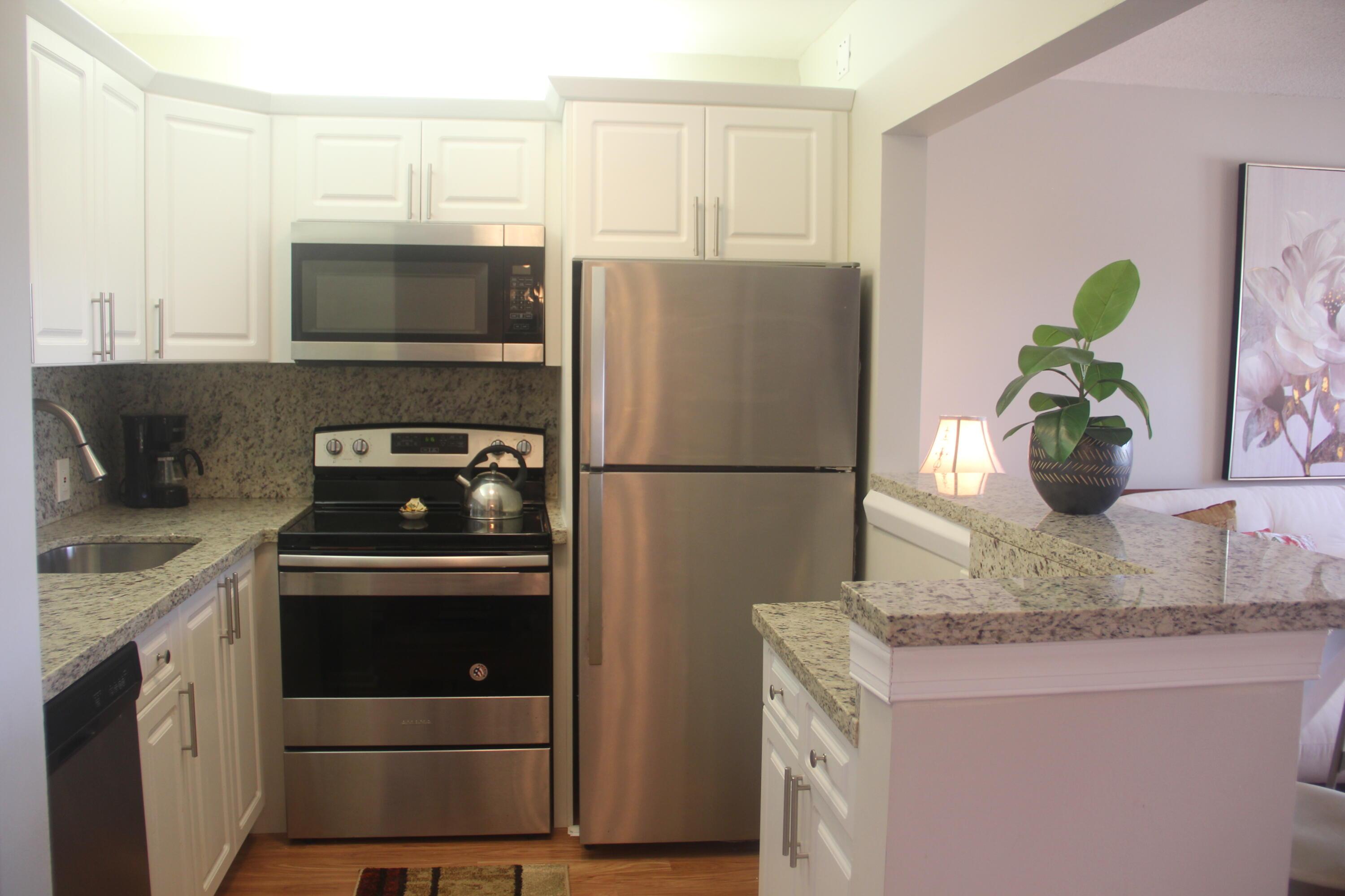 454 Fanshaw K, Boca Raton, FL 33434, Boca Raton - Photo 3