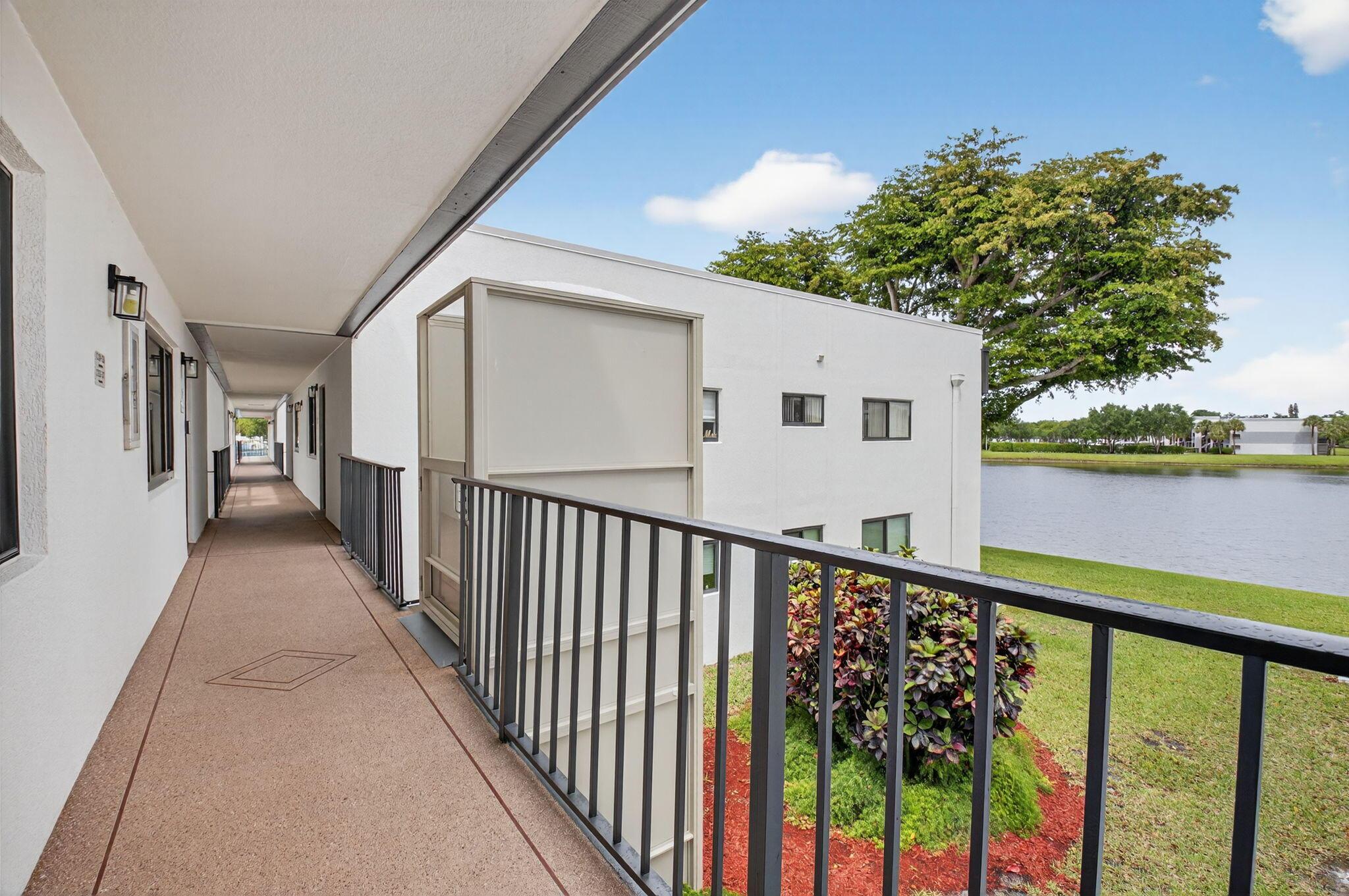 15109 Ashland Drive 323, Delray Beach, FL 33484, Delray Beach - Photo 3