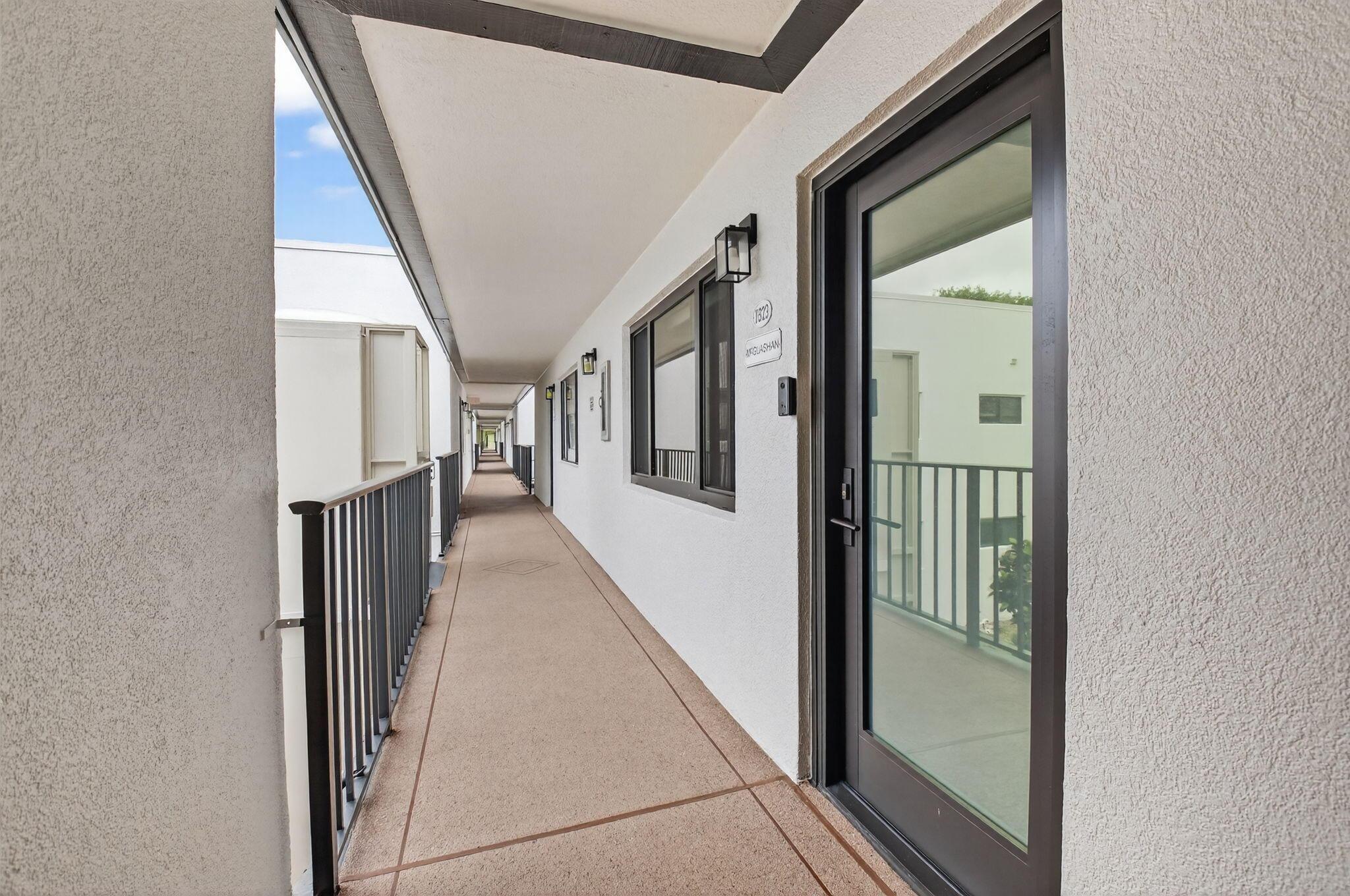 15109 Ashland Drive 323, Delray Beach, FL 33484, Delray Beach - Photo 2